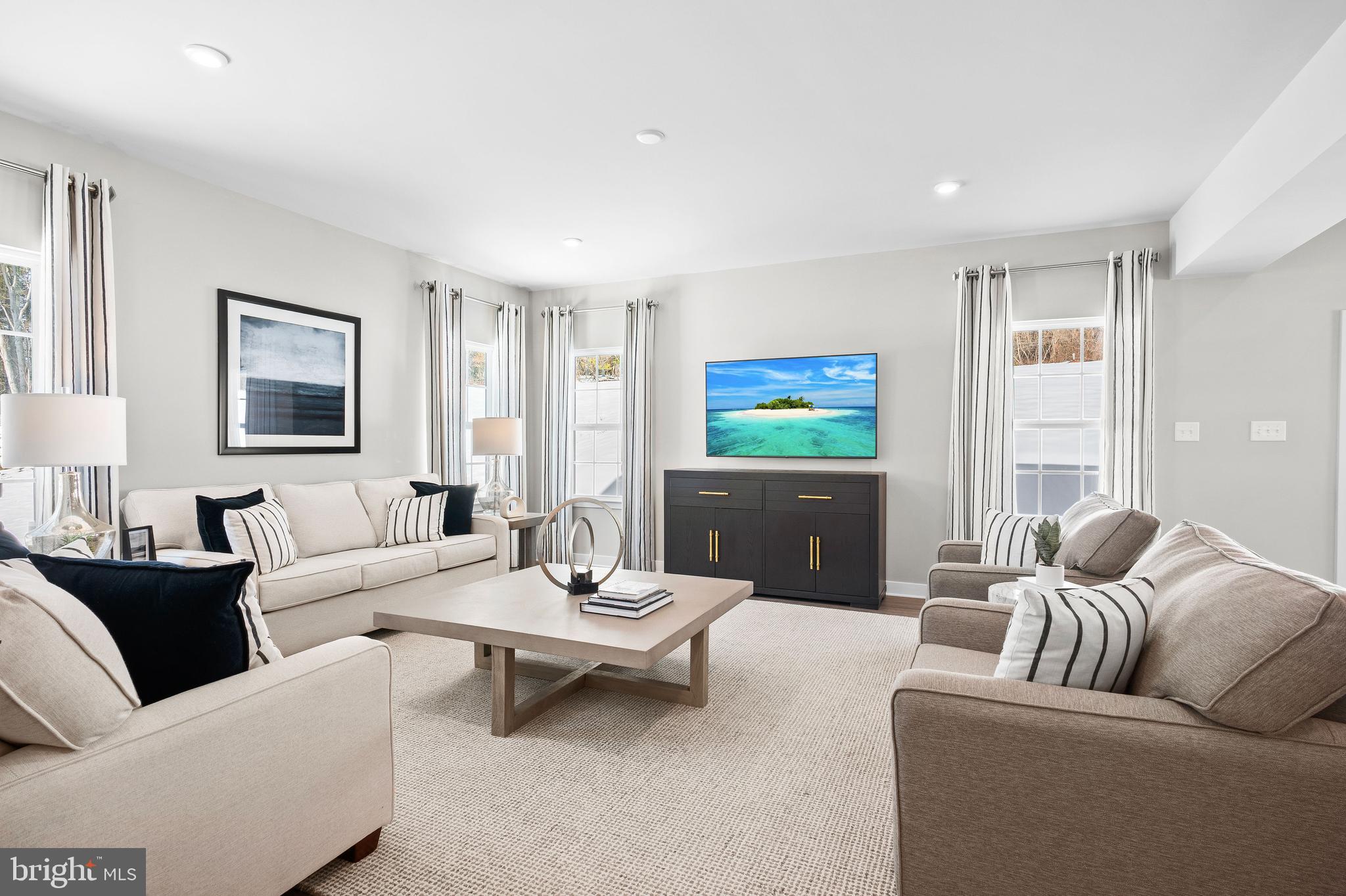 GREEN HILLS - Residential