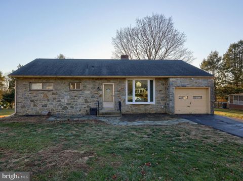 Photo of 12 GABLE PARK RD, LANCASTER, PA 17603 (MLS # PALA2026236)
