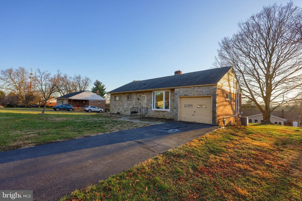 Photo of 12 GABLE PARK RD, LANCASTER, PA 17603 (MLS # PALA2026236)