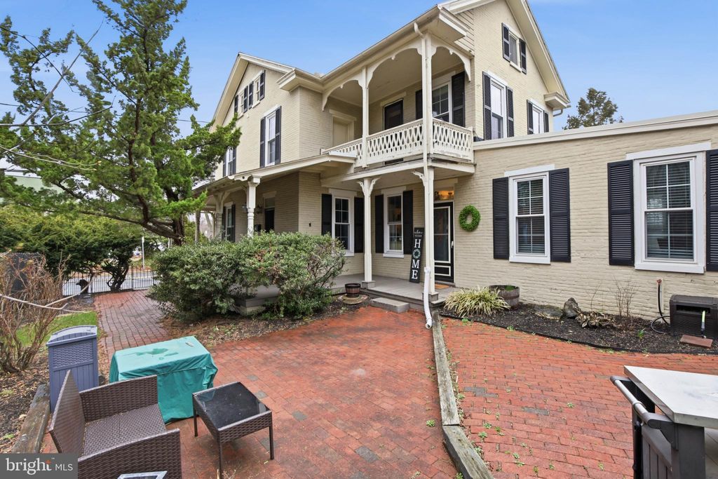 Photo of 334 E High Street, ELIZABETHTOWN, PA 17022 (MLS # PALA2085262)