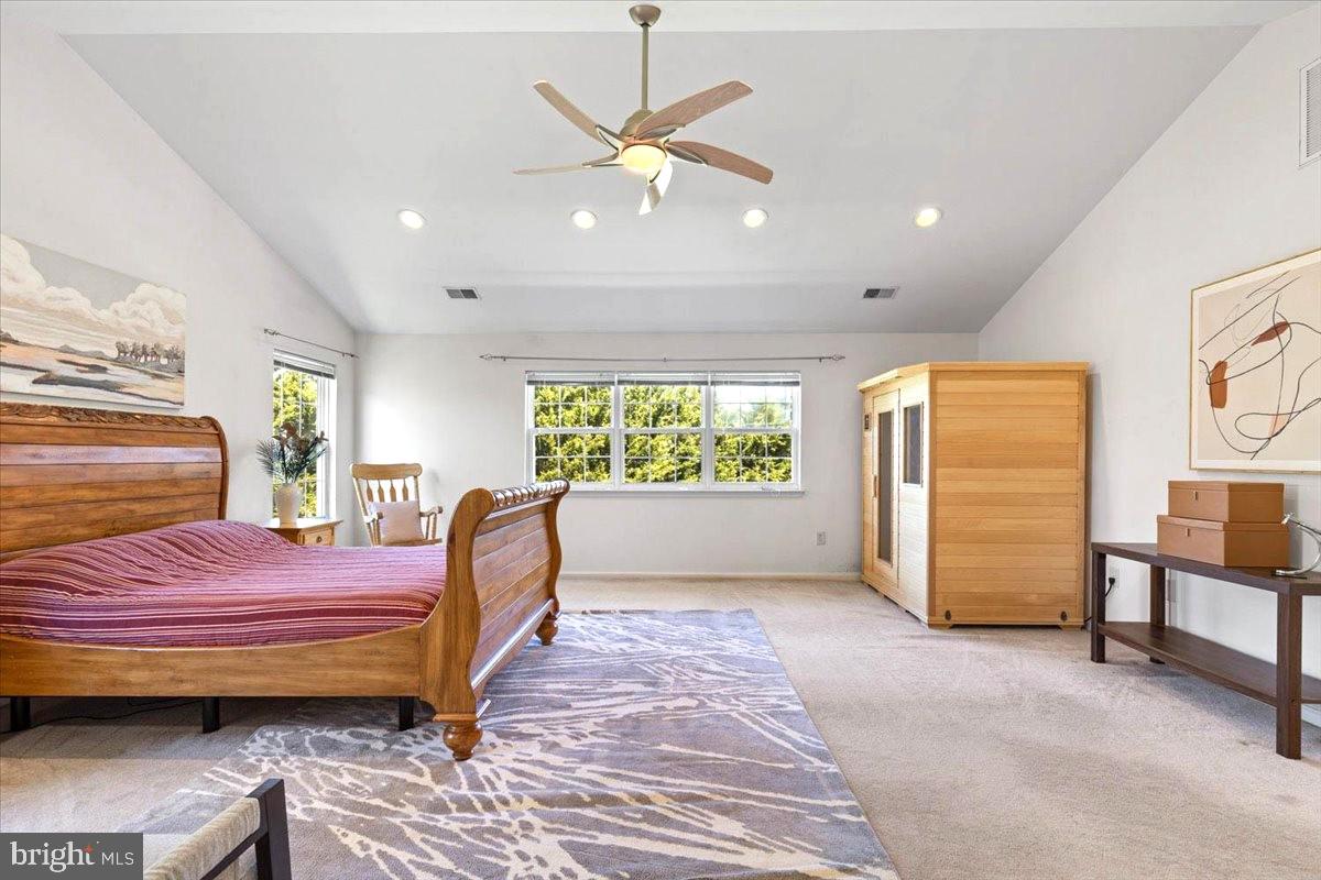 STRAWBERRY HILLS - Residential