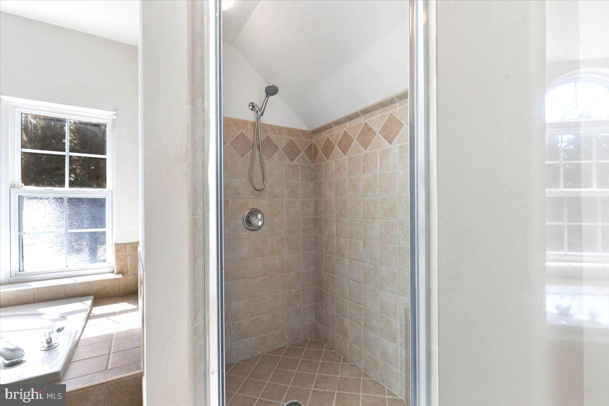 STRAWBERRY HILLS - Residential