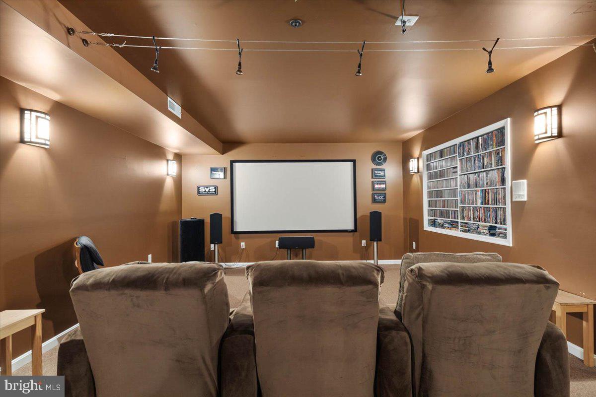 STRAWBERRY HILLS - Residential