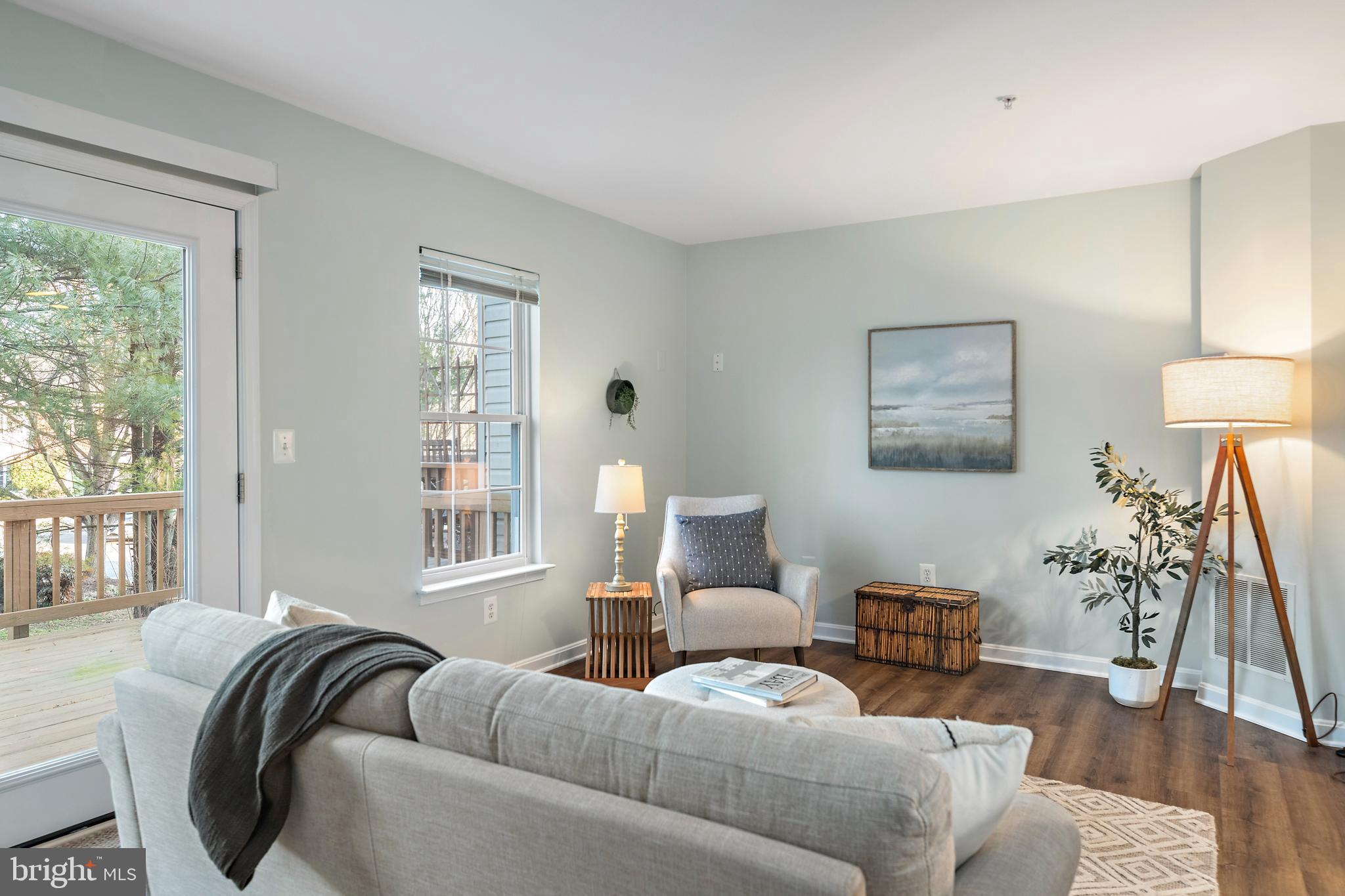 FALCON CREST - Residential