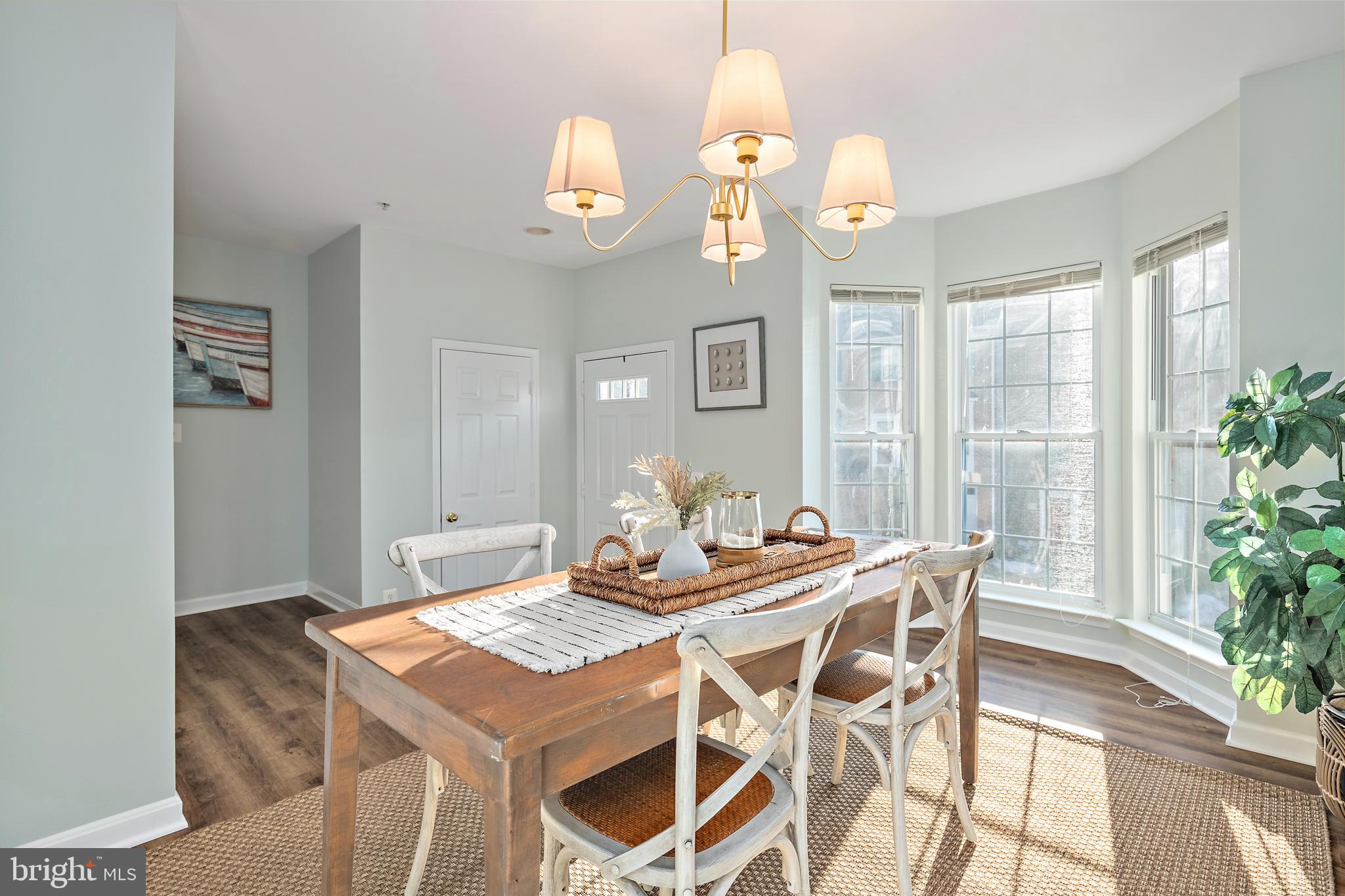 FALCON CREST - Residential