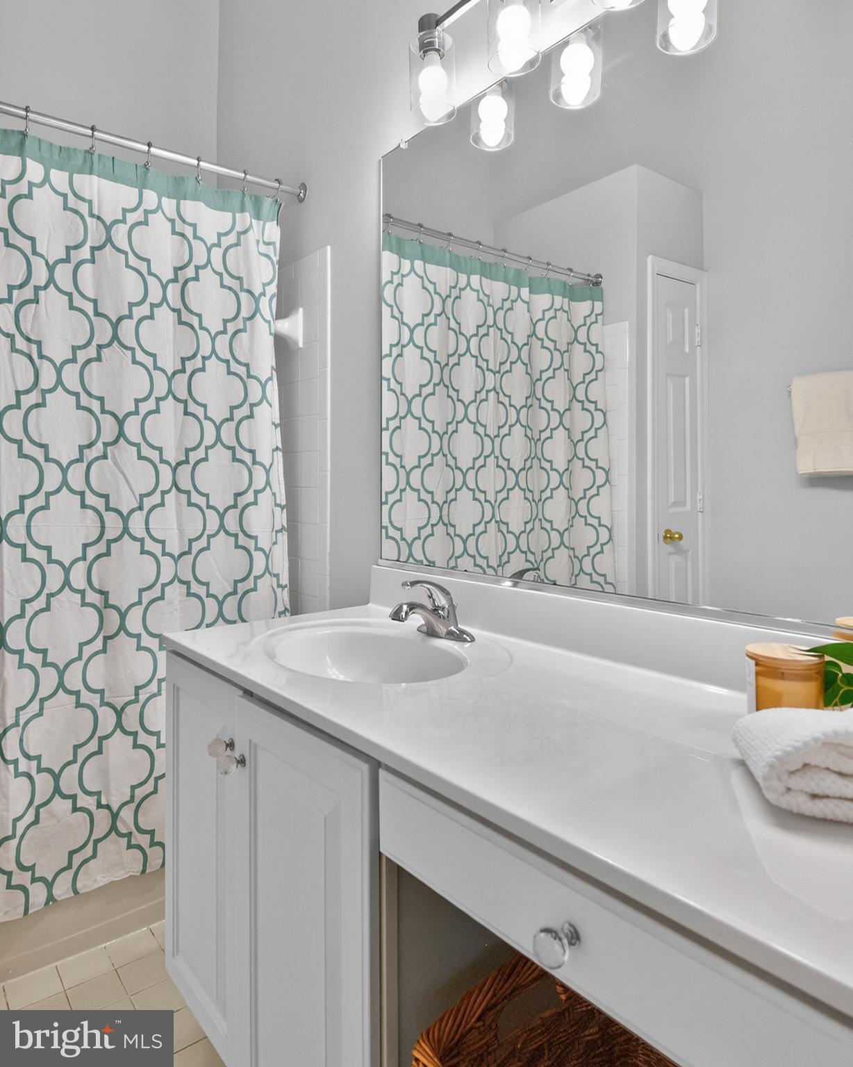 FALCON CREST - Residential