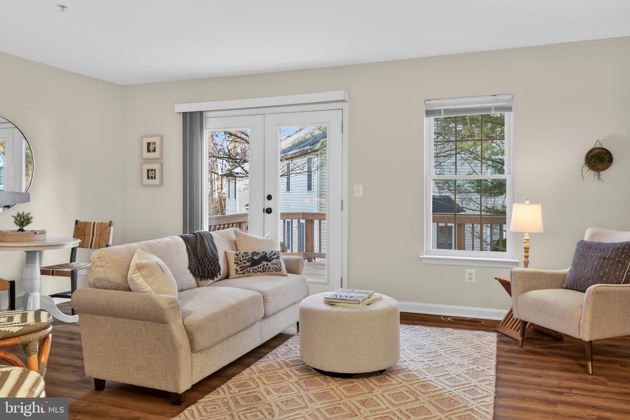 FALCON CREST - Residential