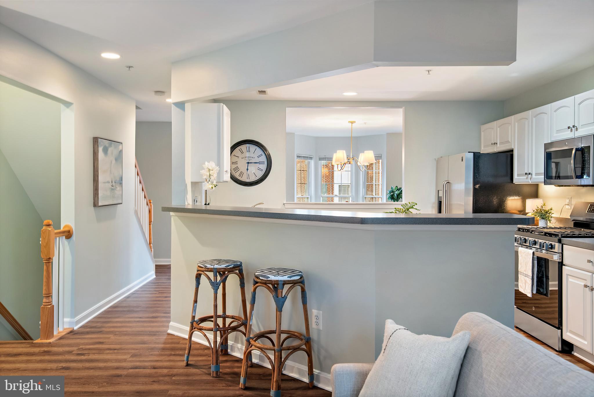 FALCON CREST - Residential