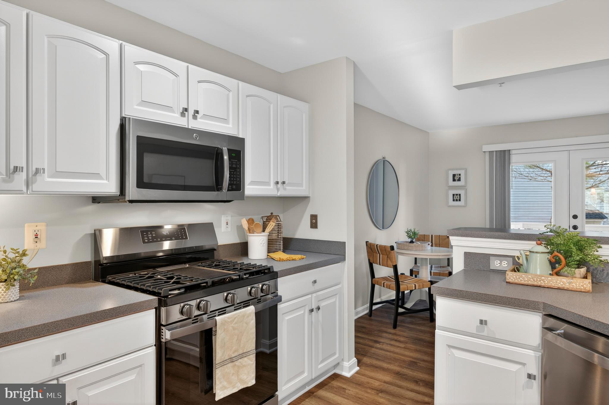 FALCON CREST - Residential