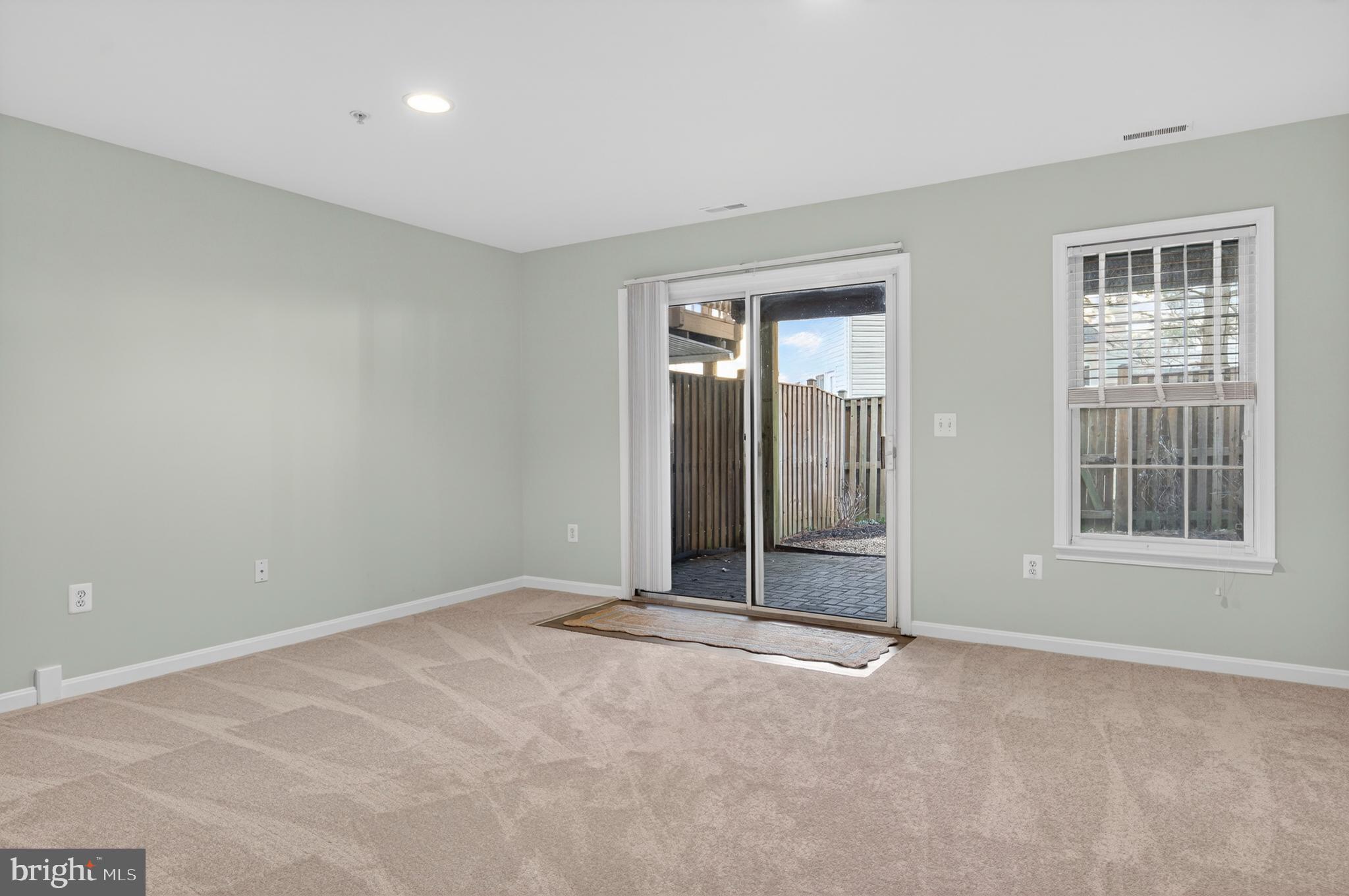 FALCON CREST - Residential