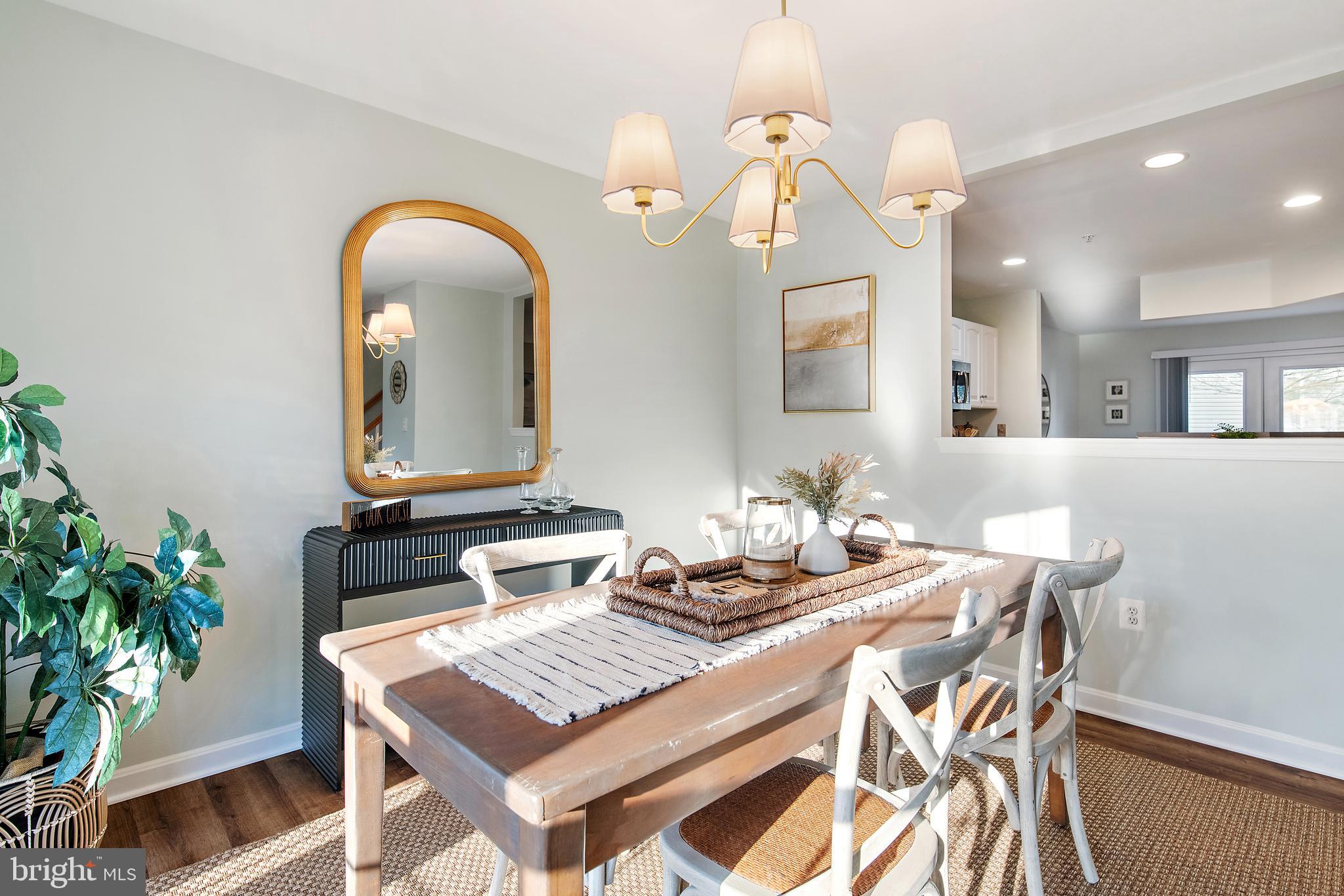 FALCON CREST - Residential