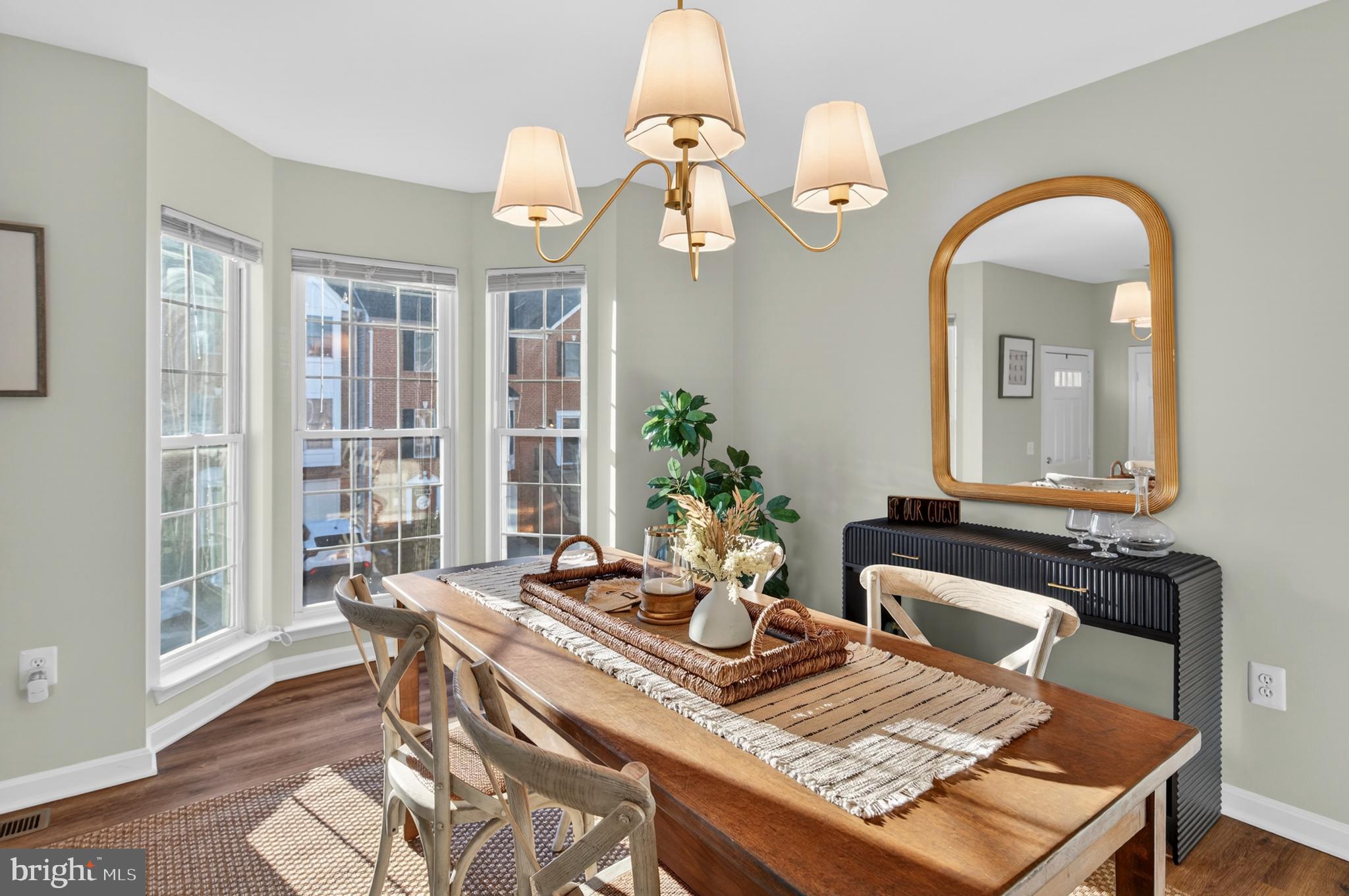 FALCON CREST - Residential