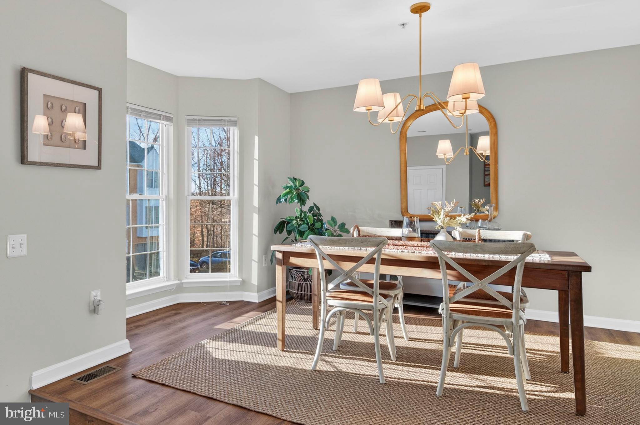 FALCON CREST - Residential