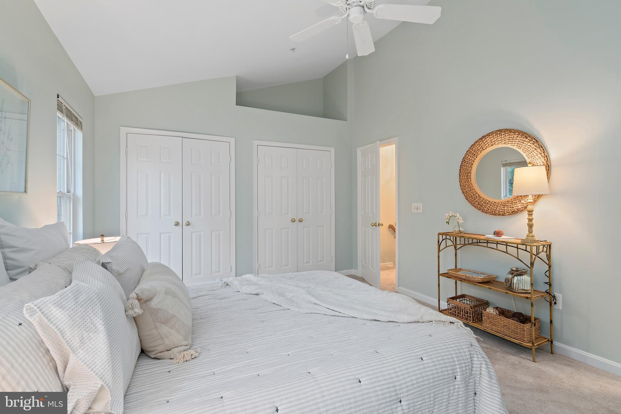 FALCON CREST - Residential