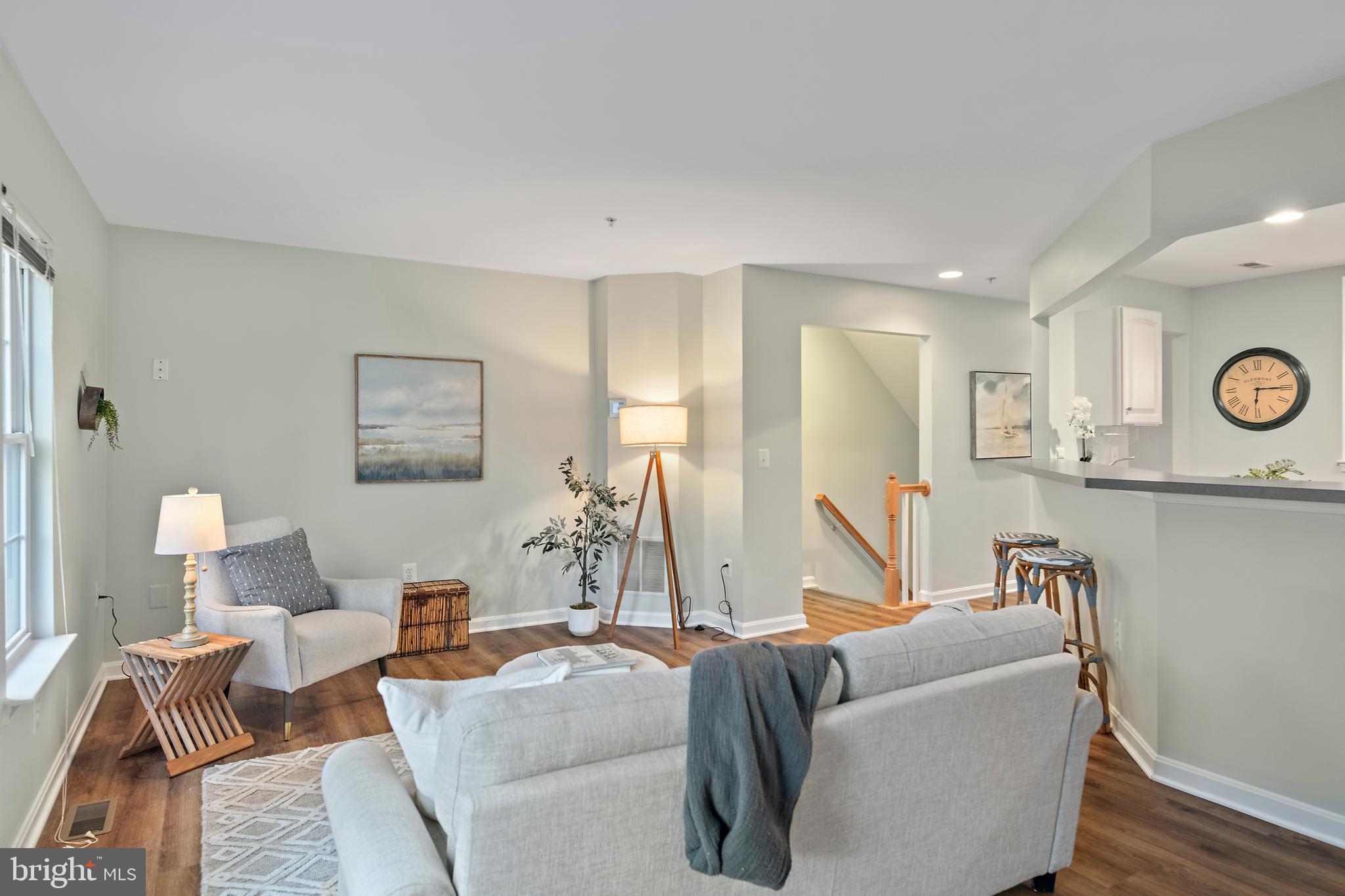 FALCON CREST - Residential