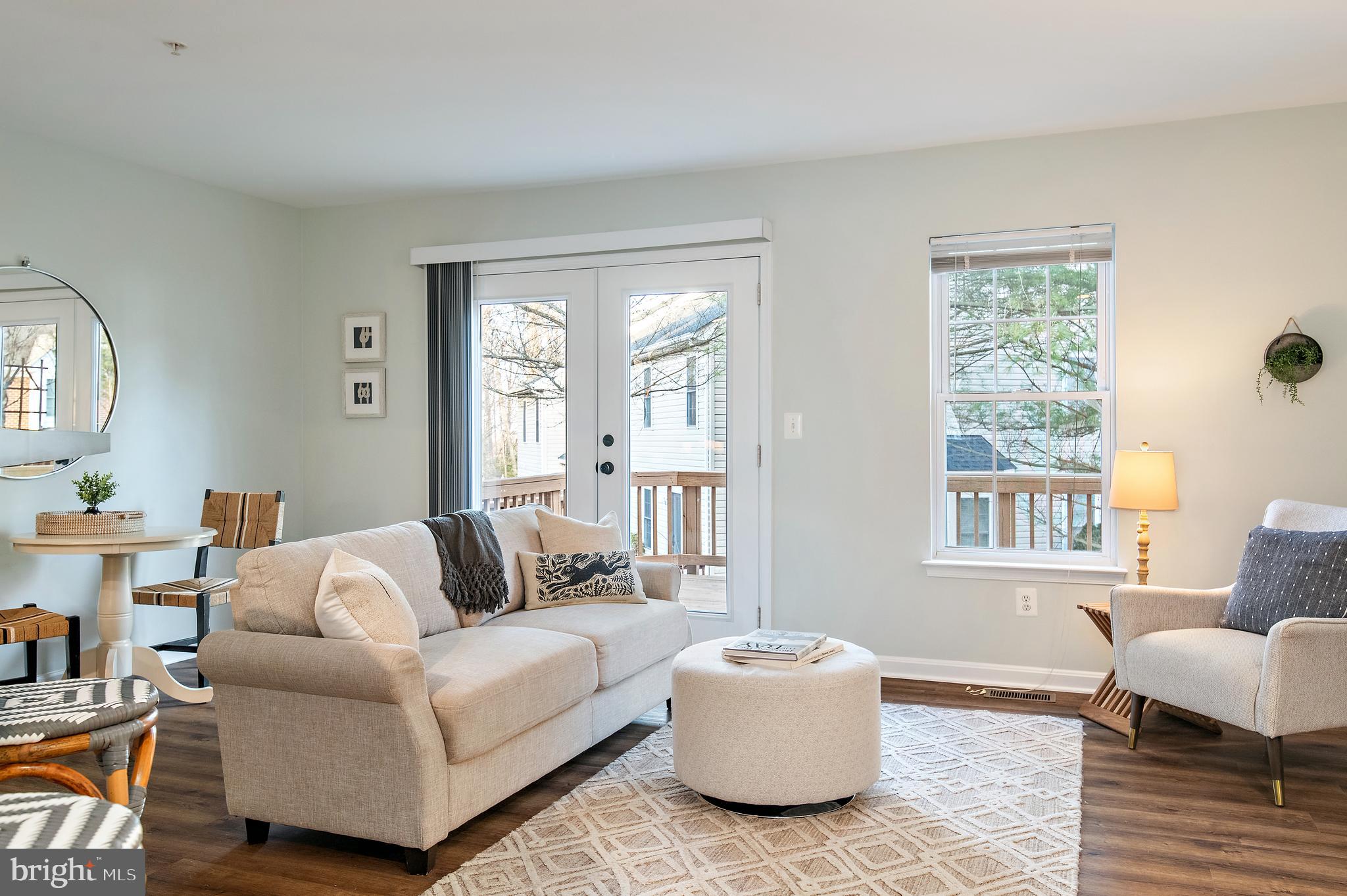 FALCON CREST - Residential