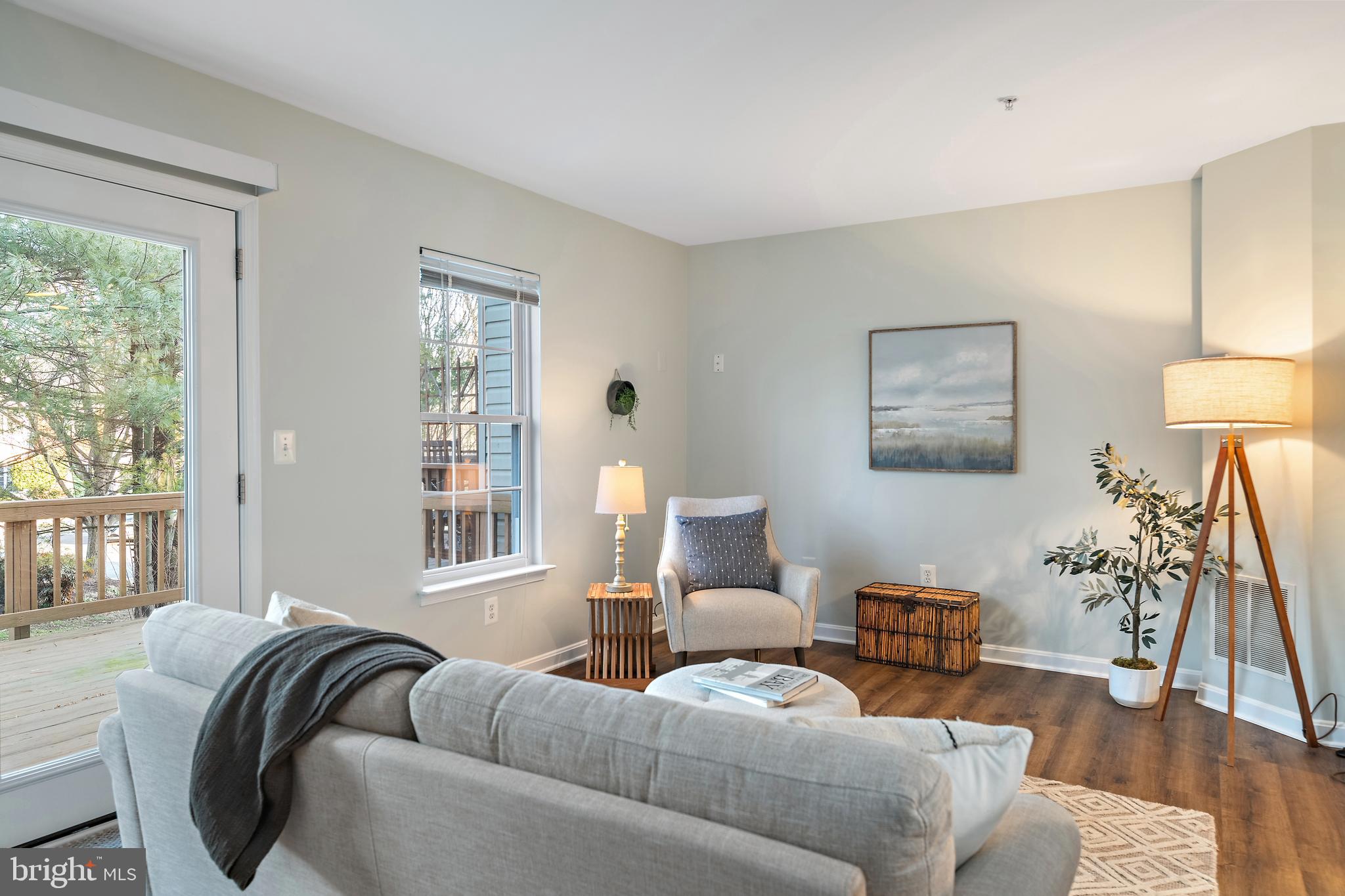 FALCON CREST - Residential