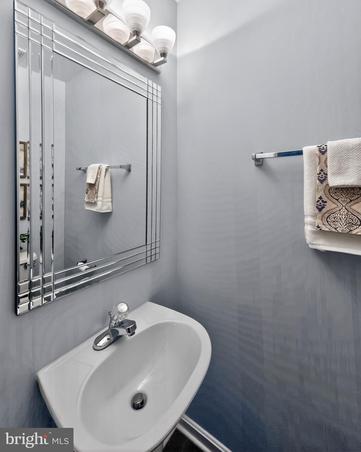 FALCON CREST - Residential