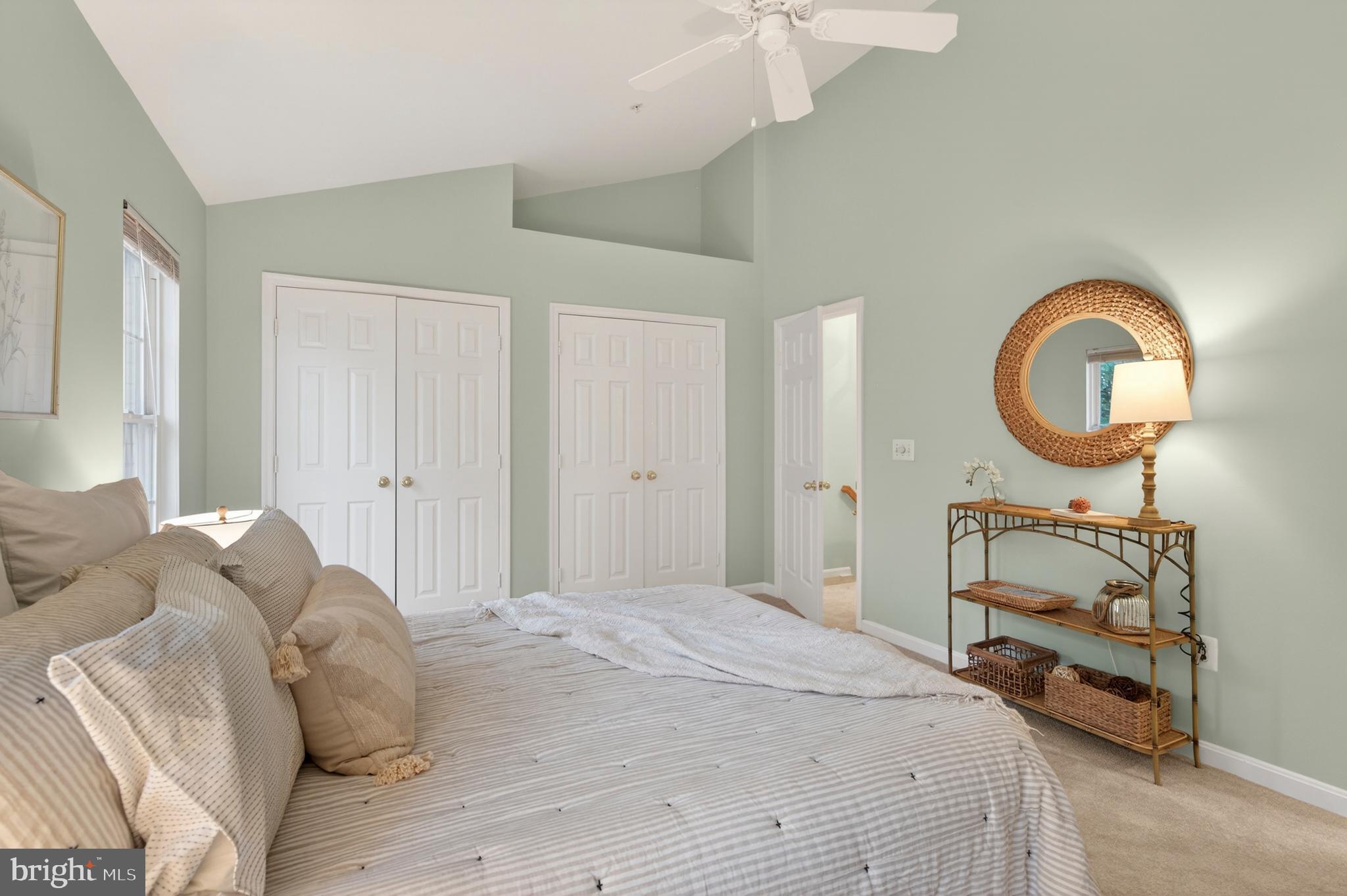 FALCON CREST - Residential