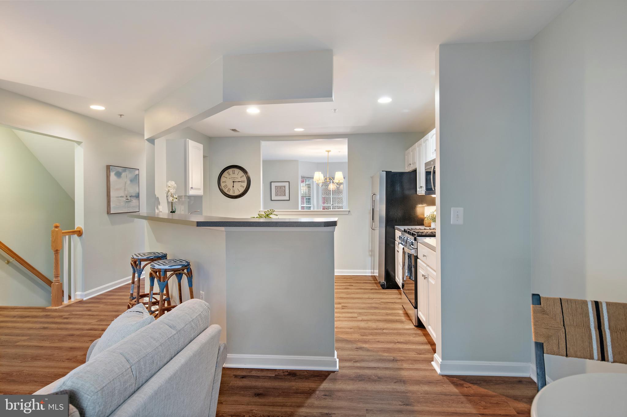 FALCON CREST - Residential