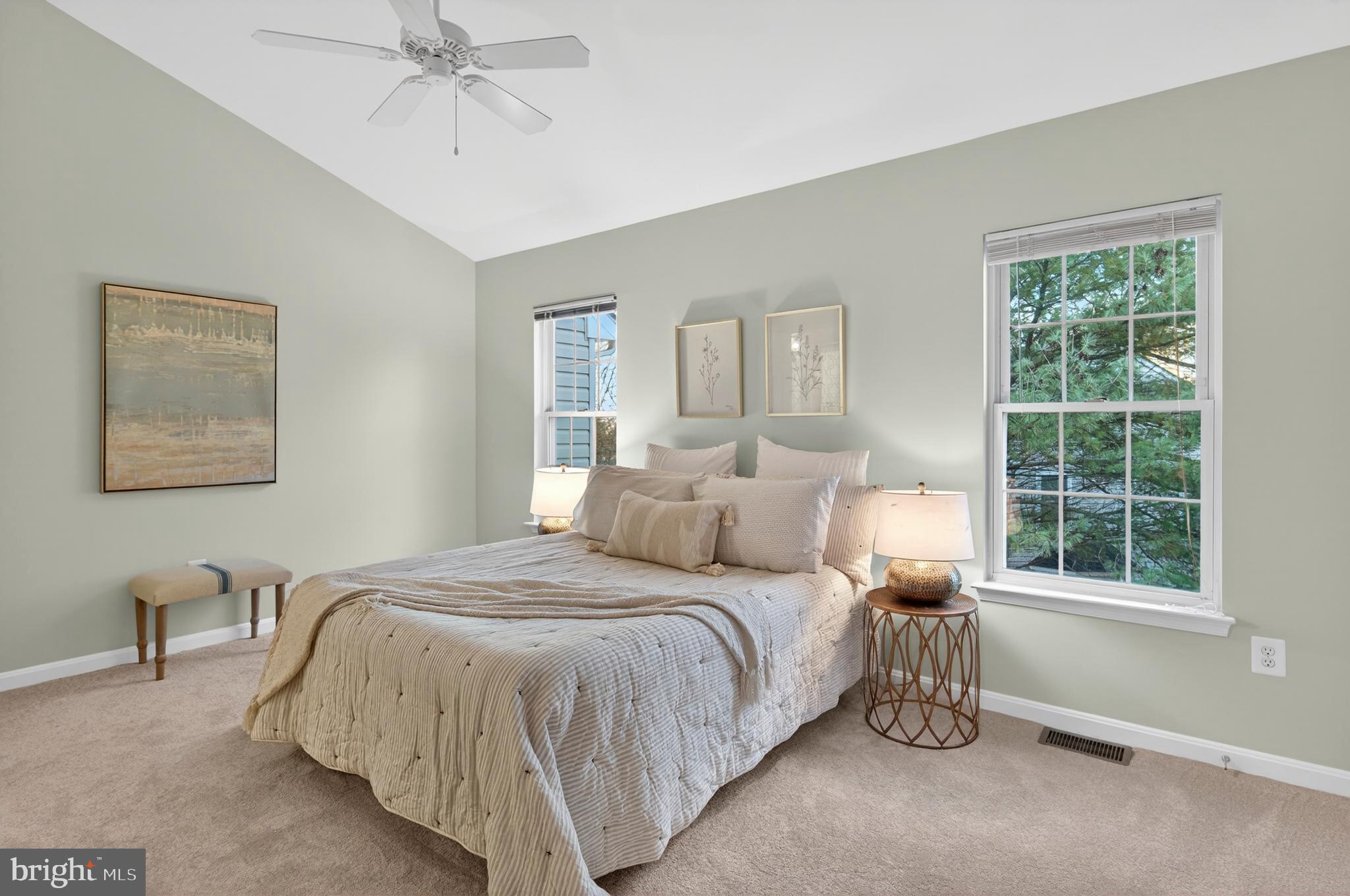 FALCON CREST - Residential