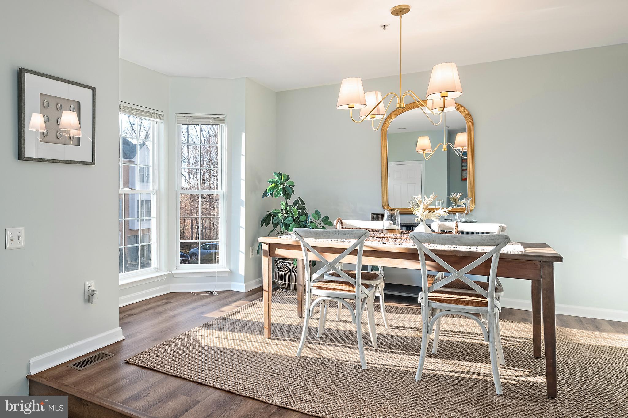 FALCON CREST - Residential