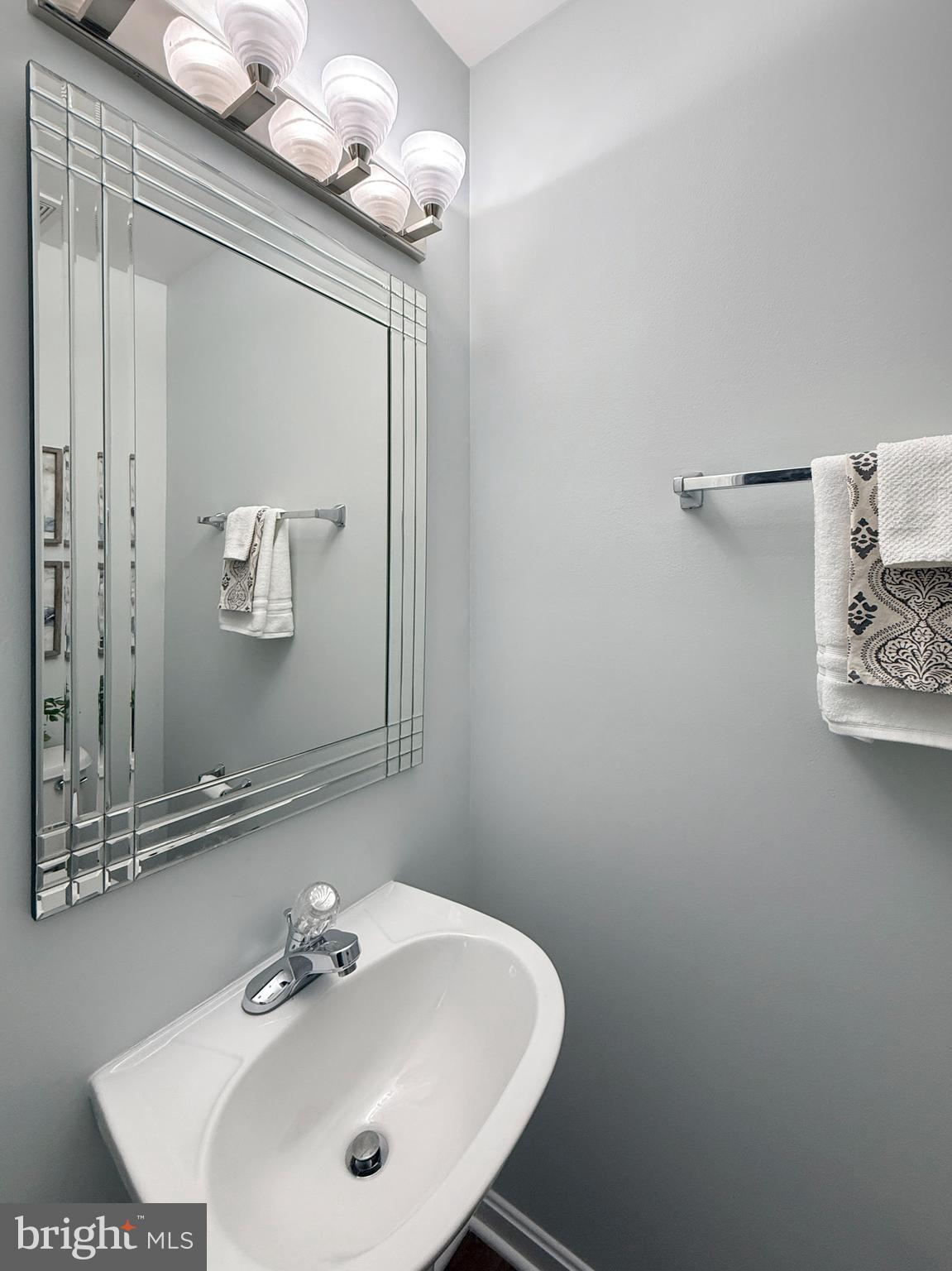 FALCON CREST - Residential