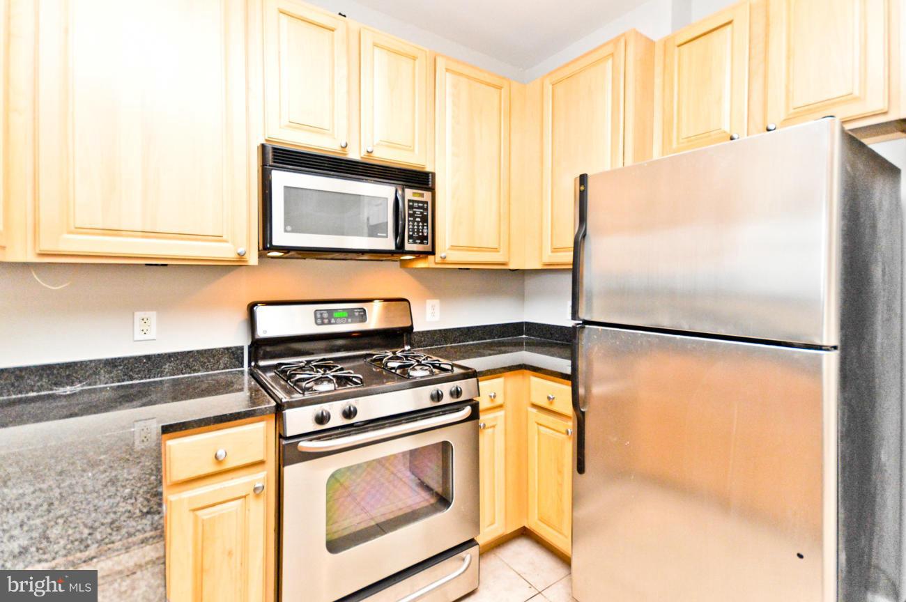 GROVE AT ARLINGTON - Residential