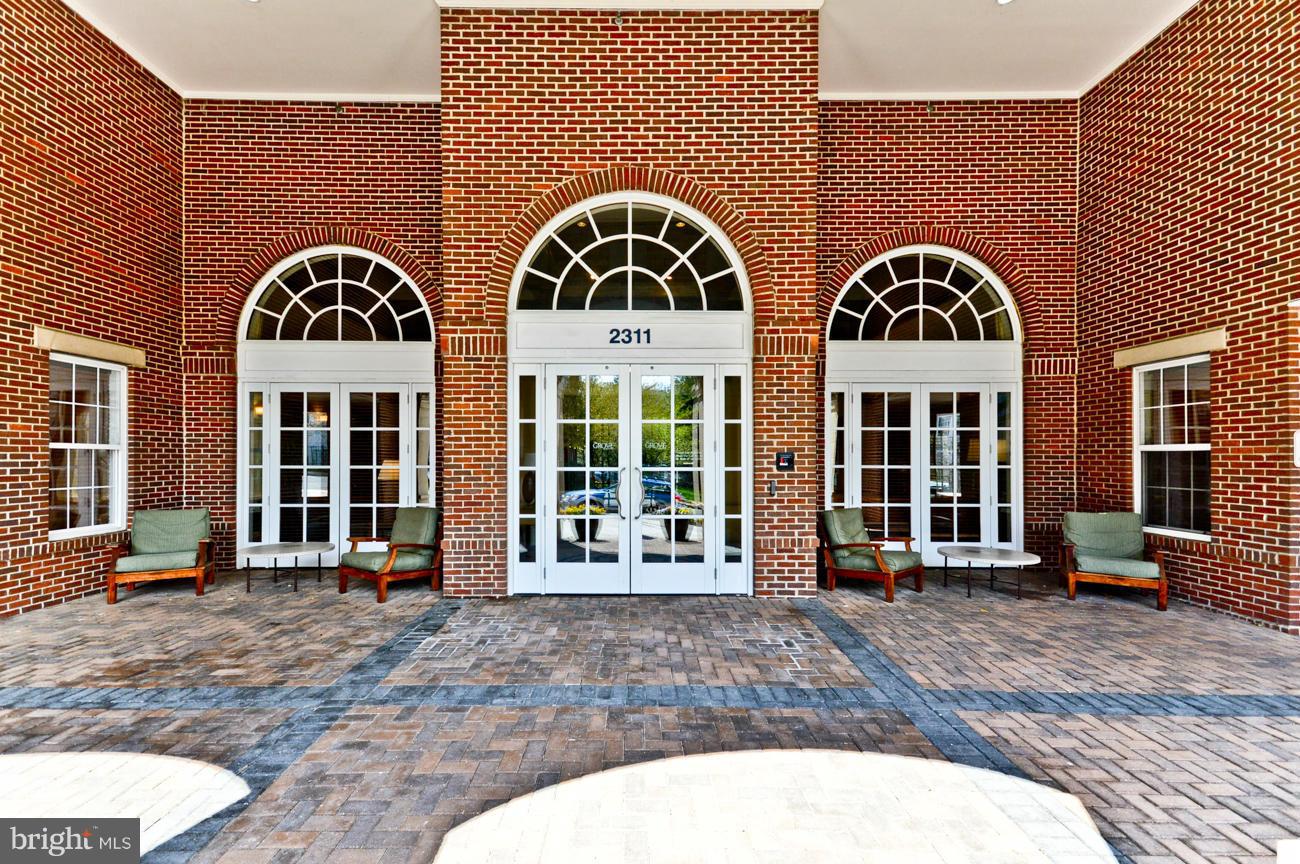 GROVE AT ARLINGTON - Residential