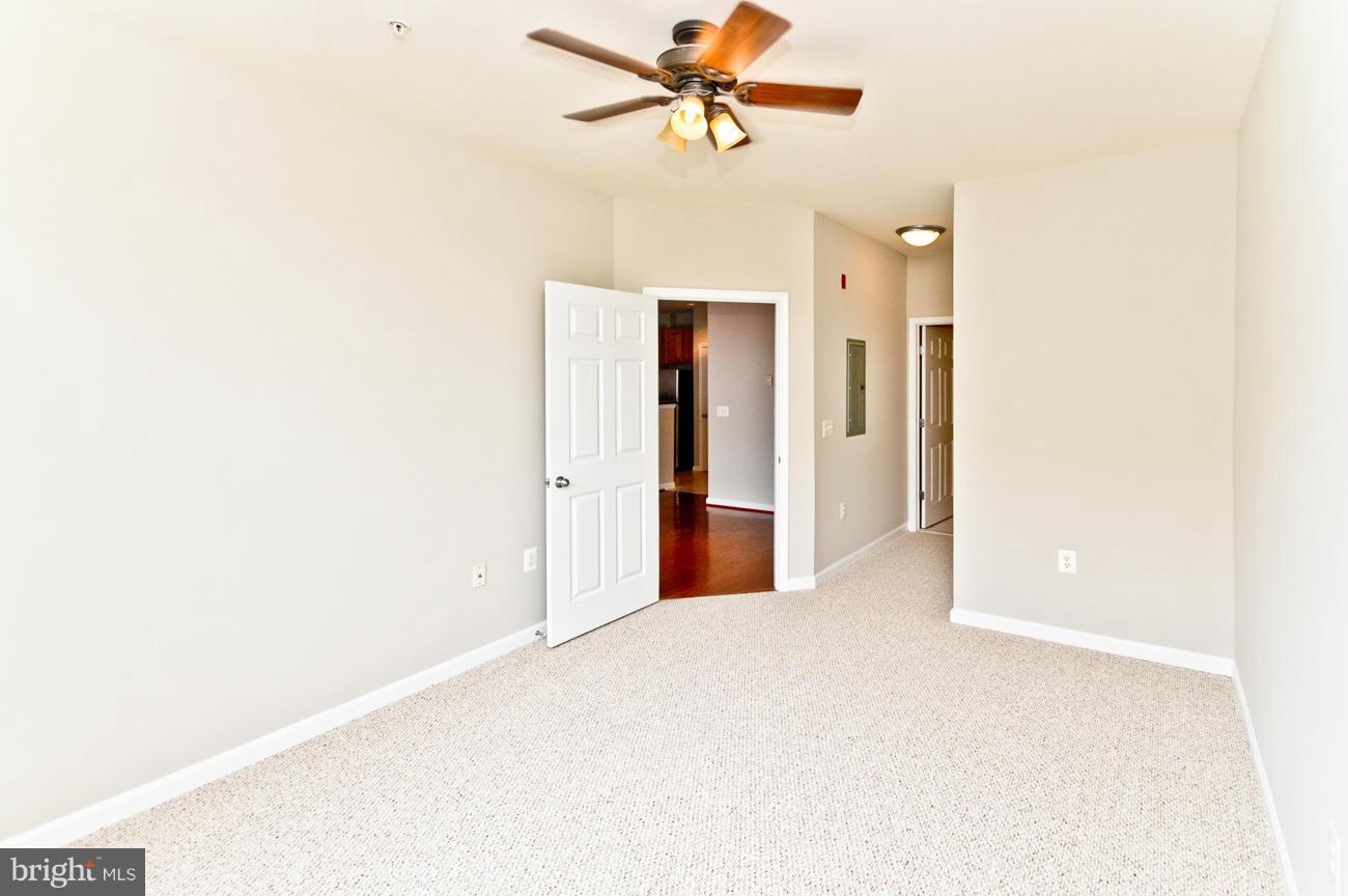 GROVE AT ARLINGTON - Residential