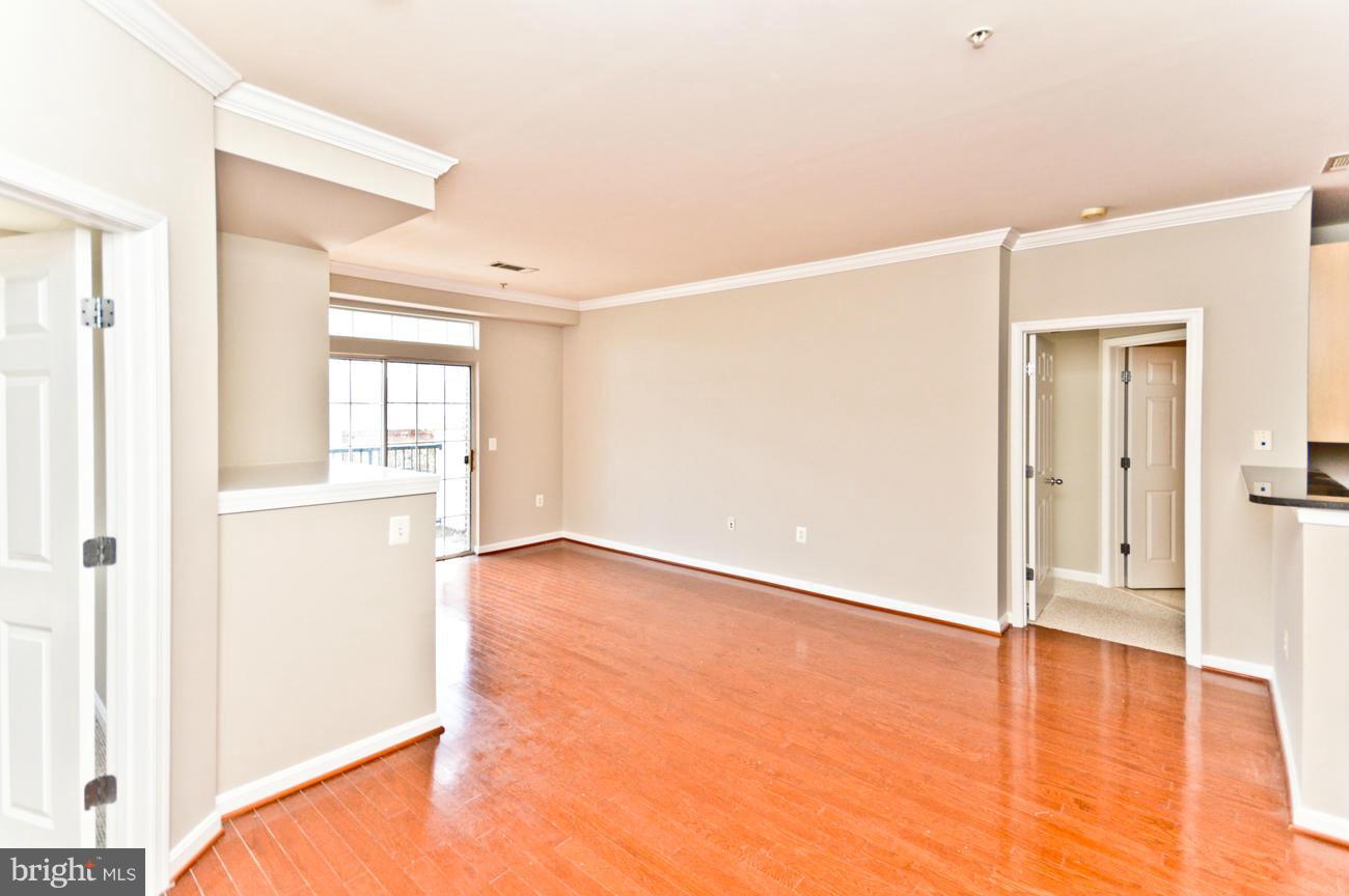 GROVE AT ARLINGTON - Residential