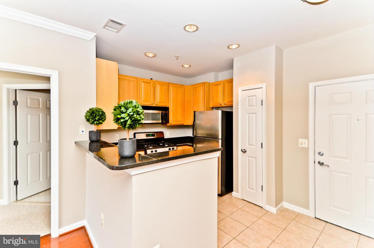 GROVE AT ARLINGTON - Residential
