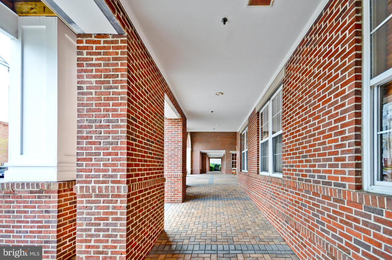 GROVE AT ARLINGTON - Residential