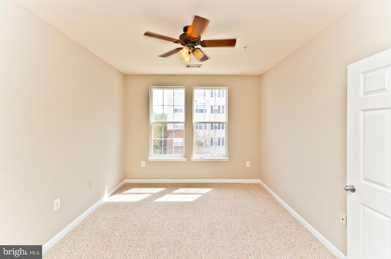 GROVE AT ARLINGTON - Residential