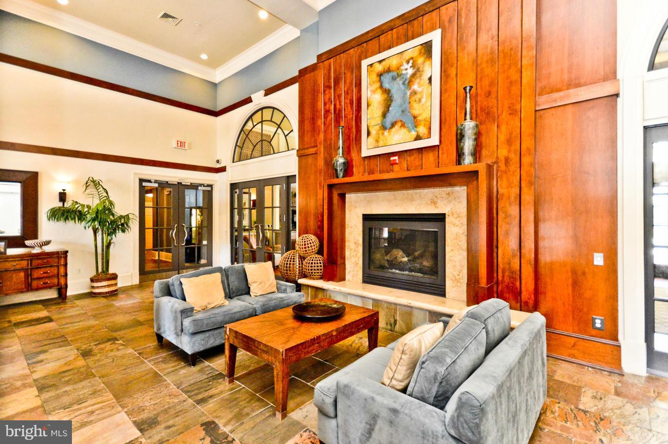 GROVE AT ARLINGTON - Residential