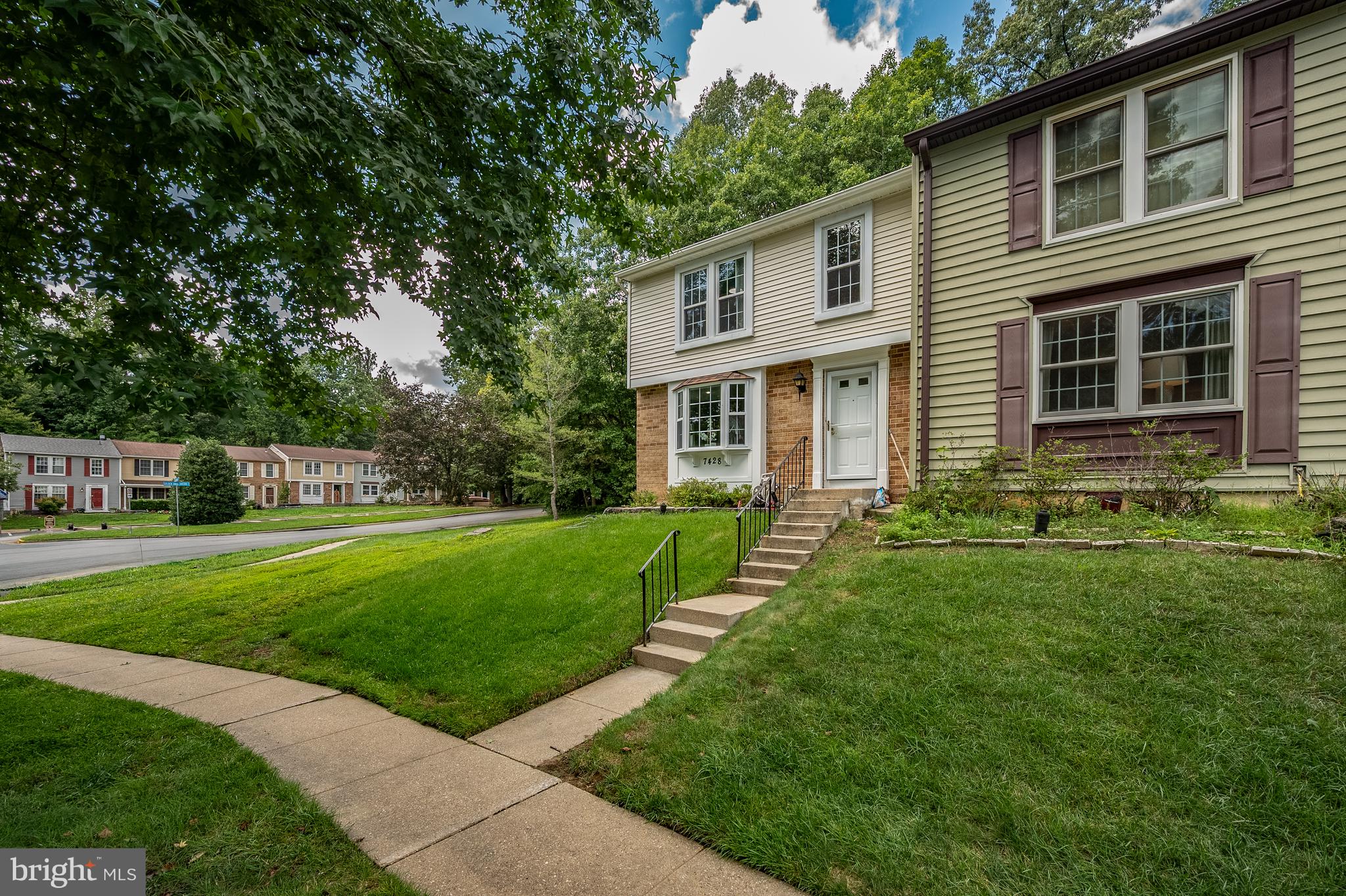 7428 GOLDEN HORSESHOE COURT