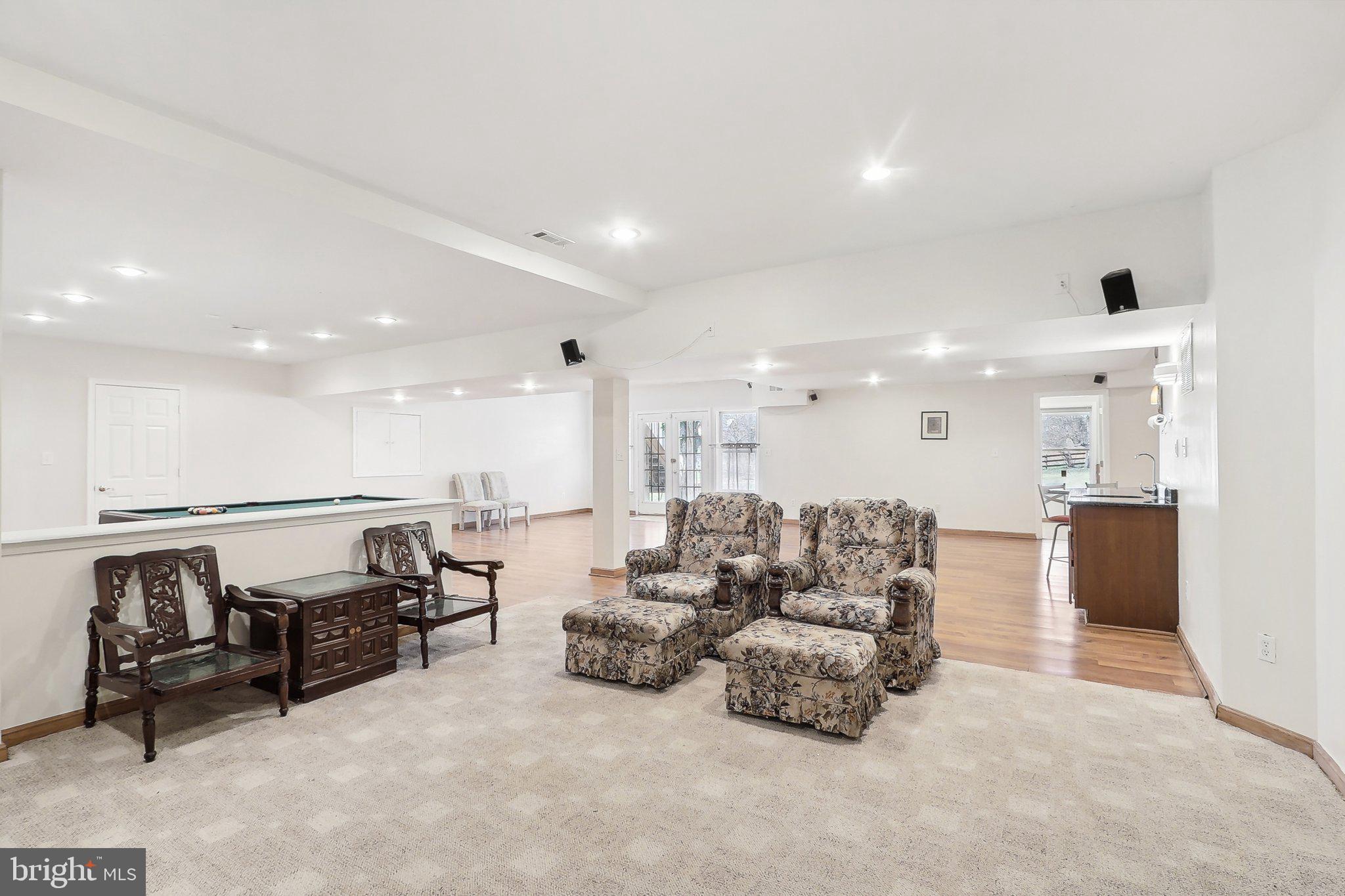 DARNESTOWN OUTSIDE - Residential