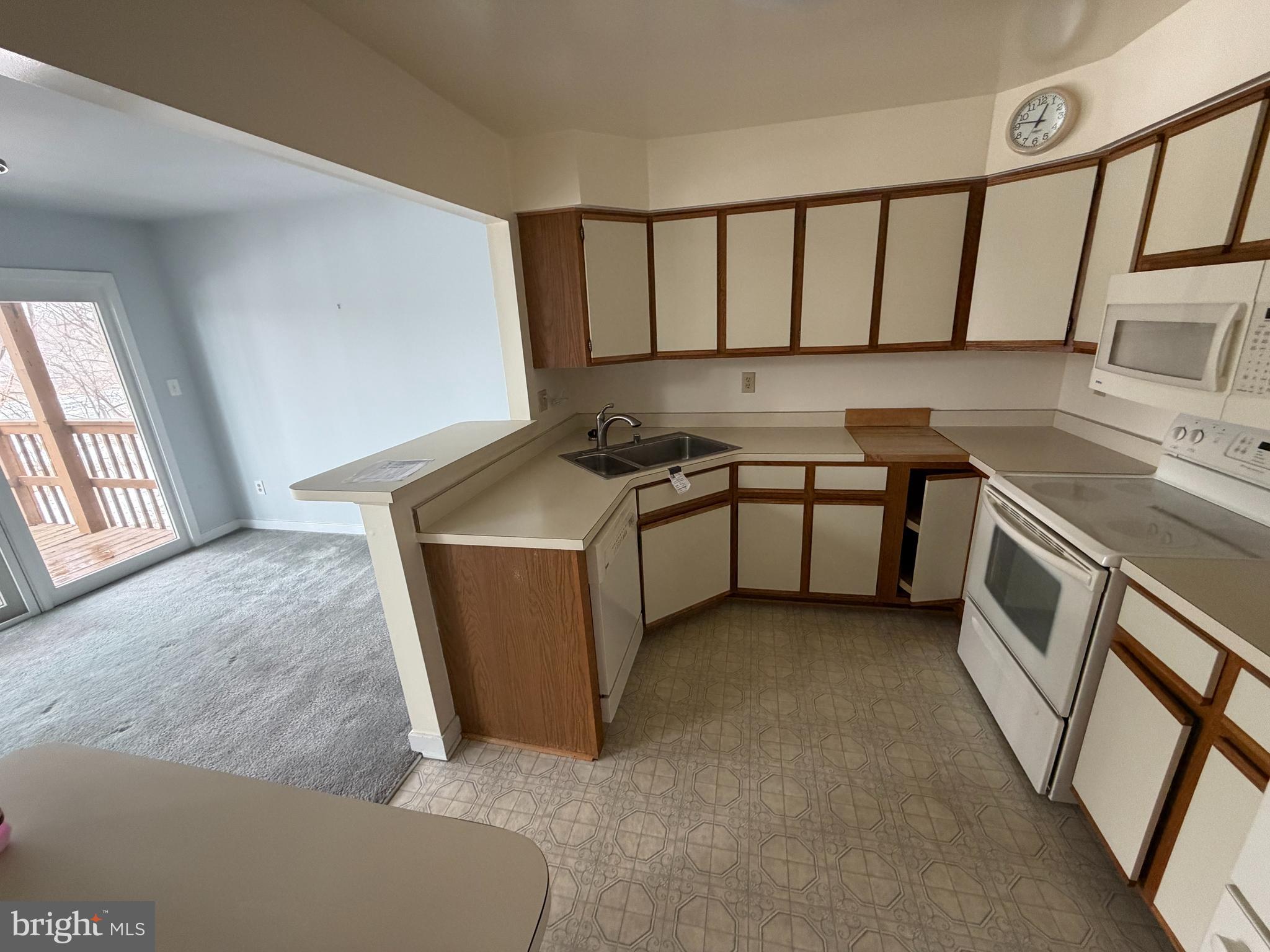 VILLAGE OF OWEN BROWN - Residential