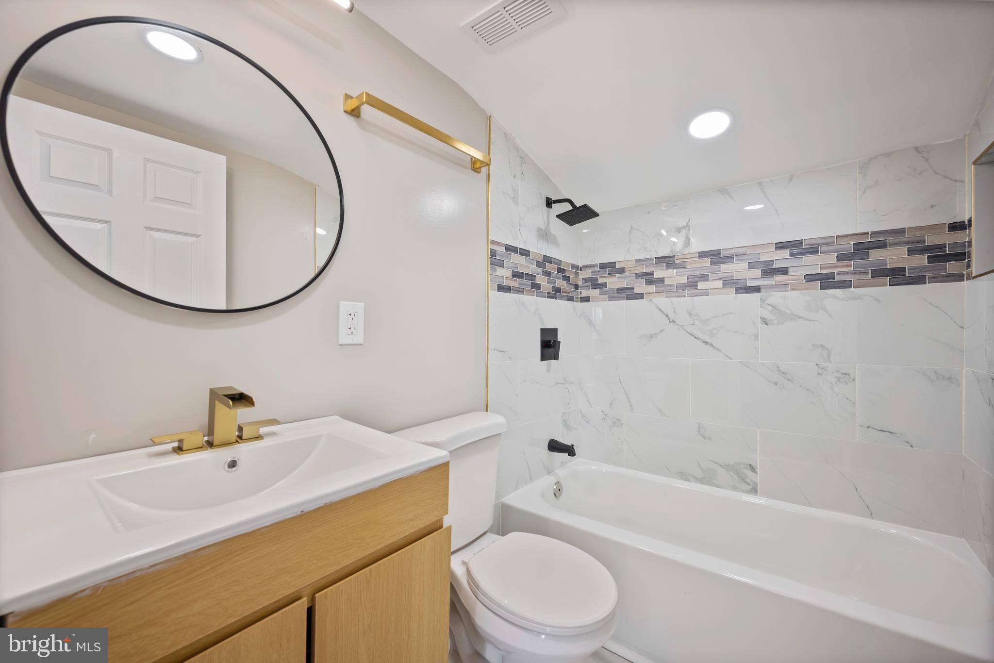 MARYLAND MANOR - Residential