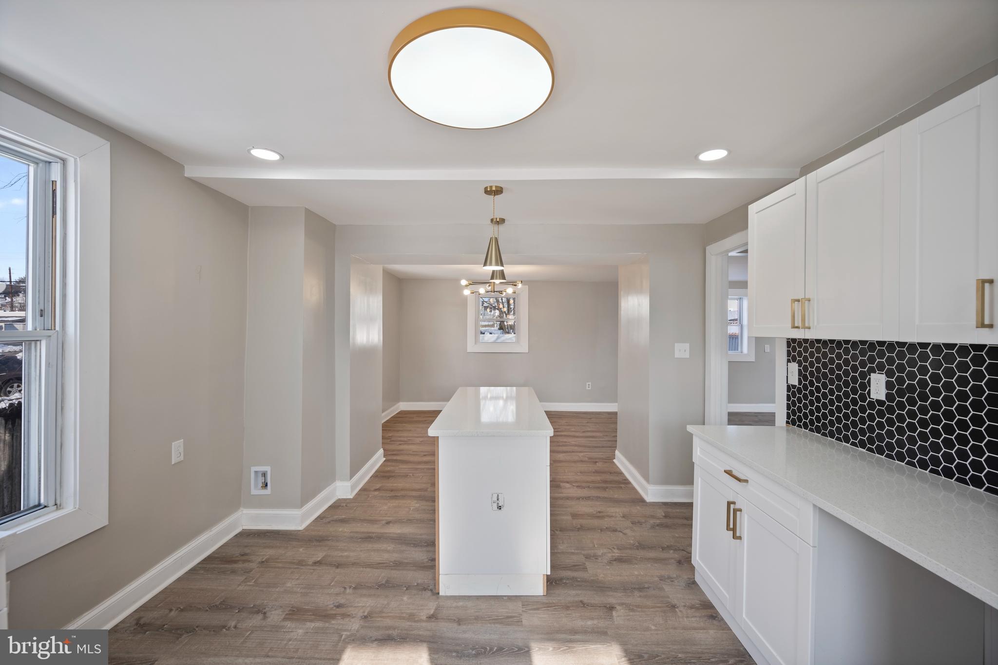 MARYLAND MANOR - Residential