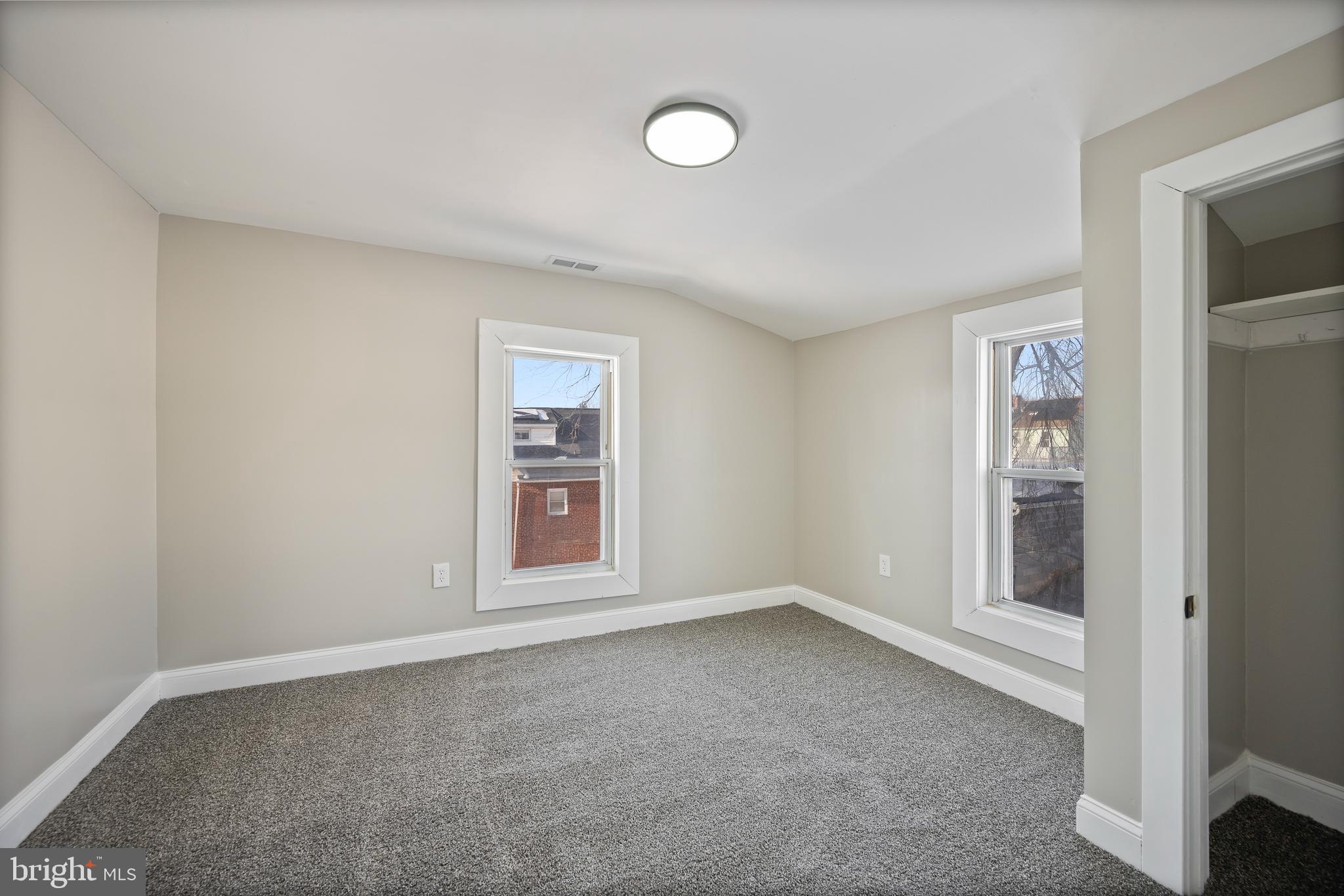 MARYLAND MANOR - Residential