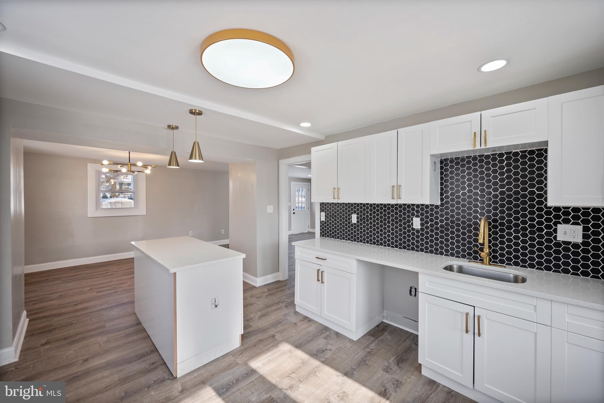 MARYLAND MANOR - Residential