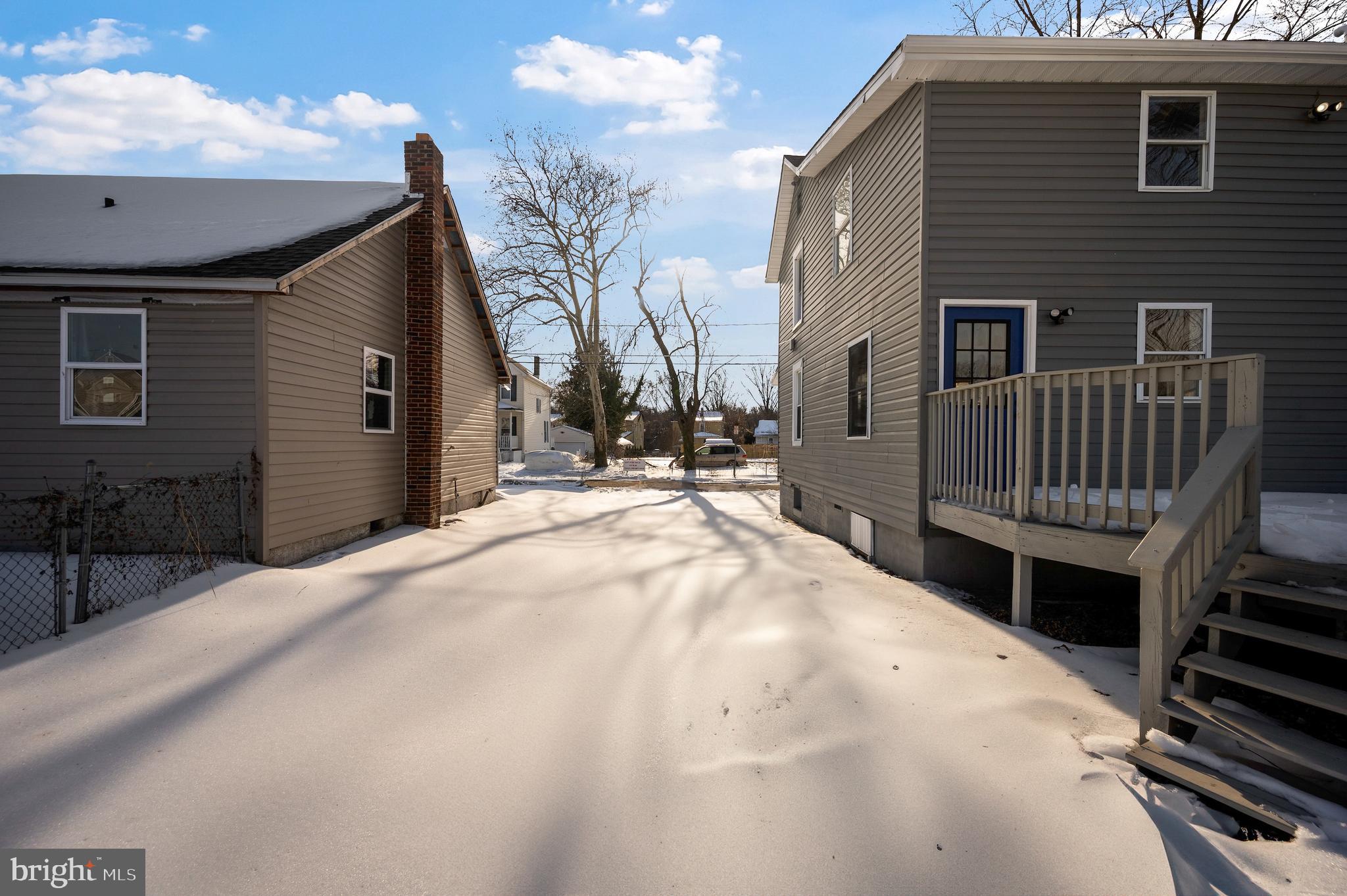 MARYLAND MANOR - Residential