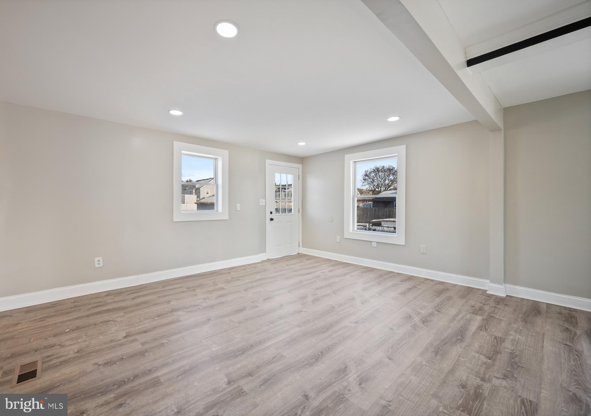 MARYLAND MANOR - Residential