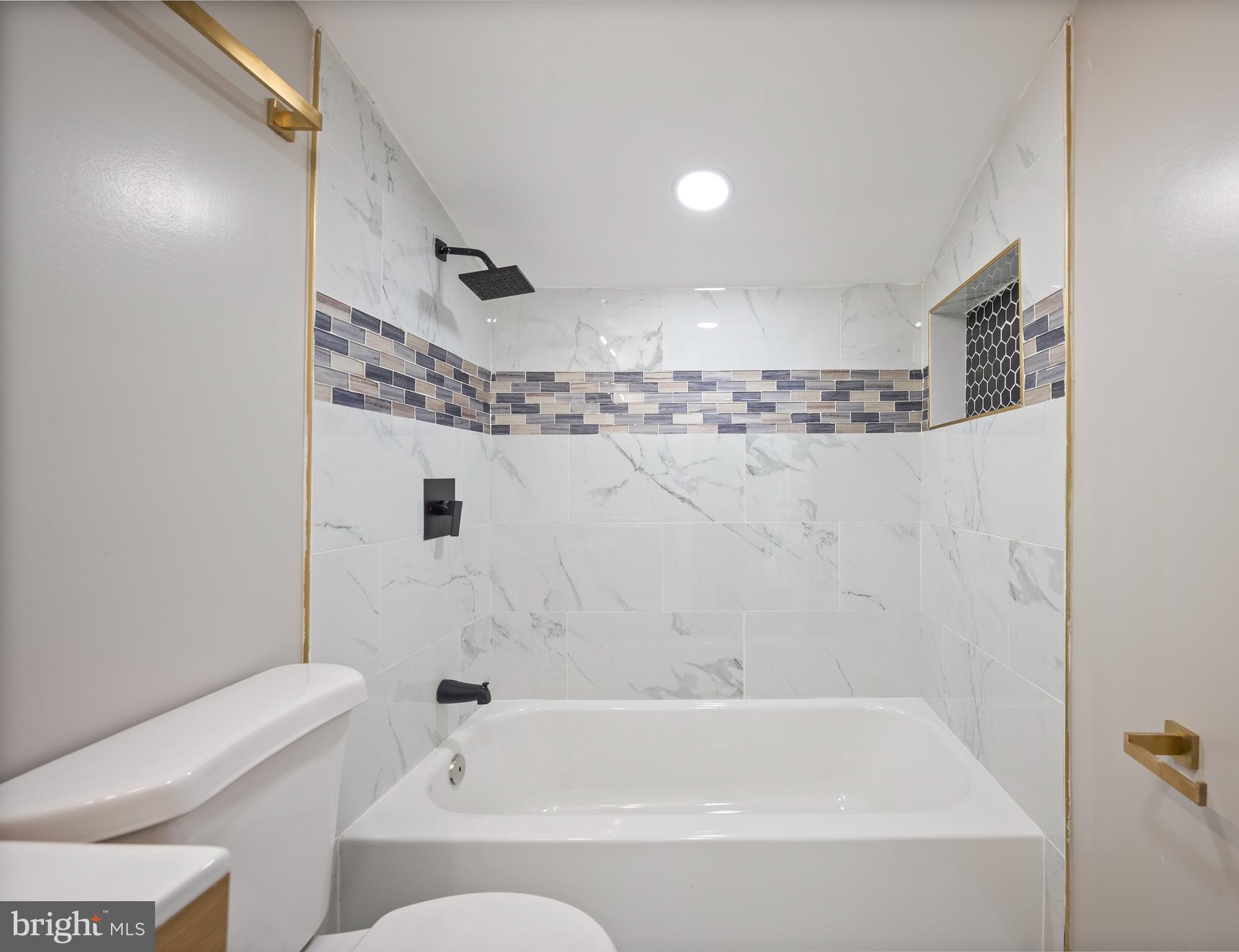 MARYLAND MANOR - Residential