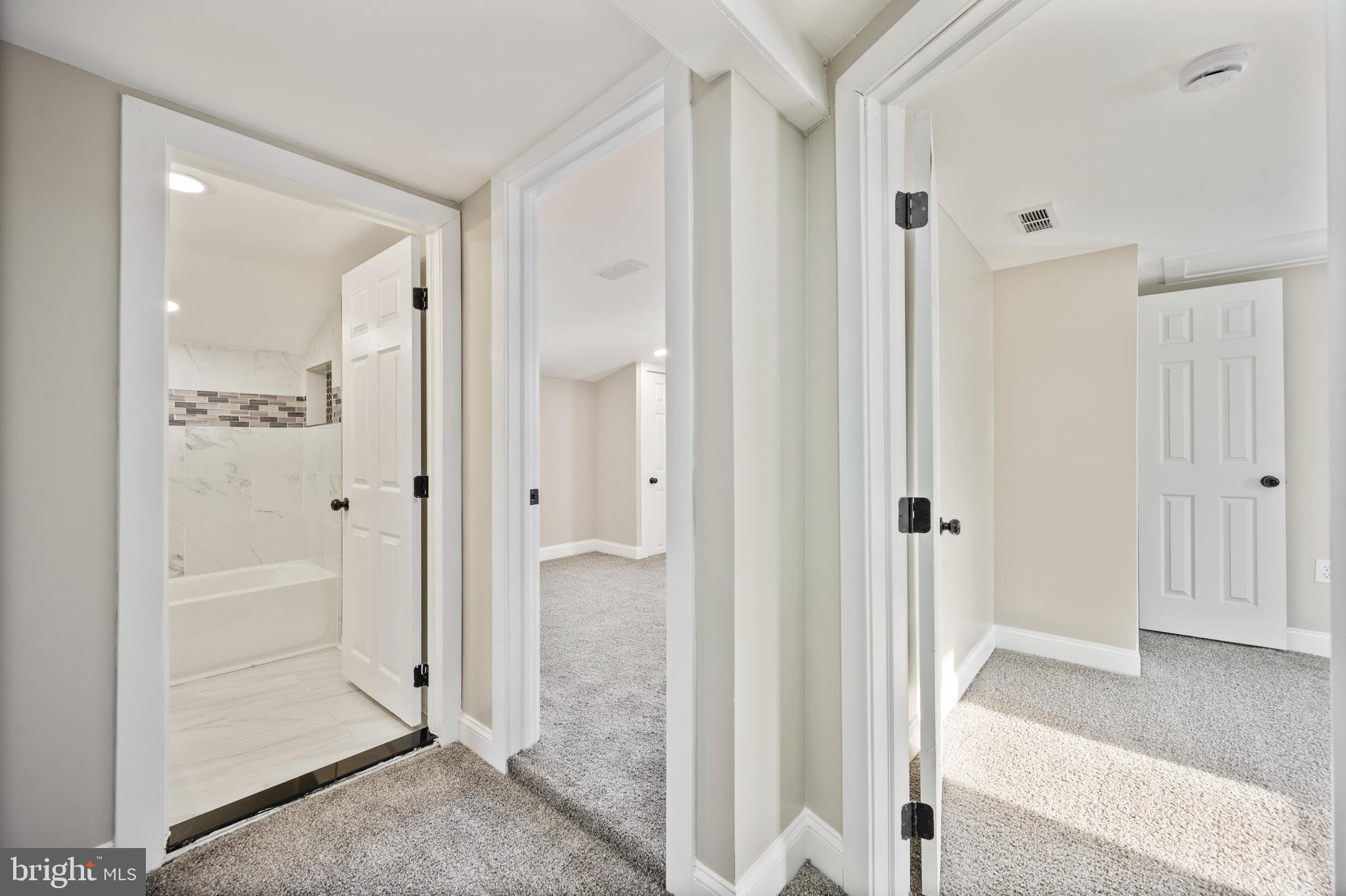 MARYLAND MANOR - Residential