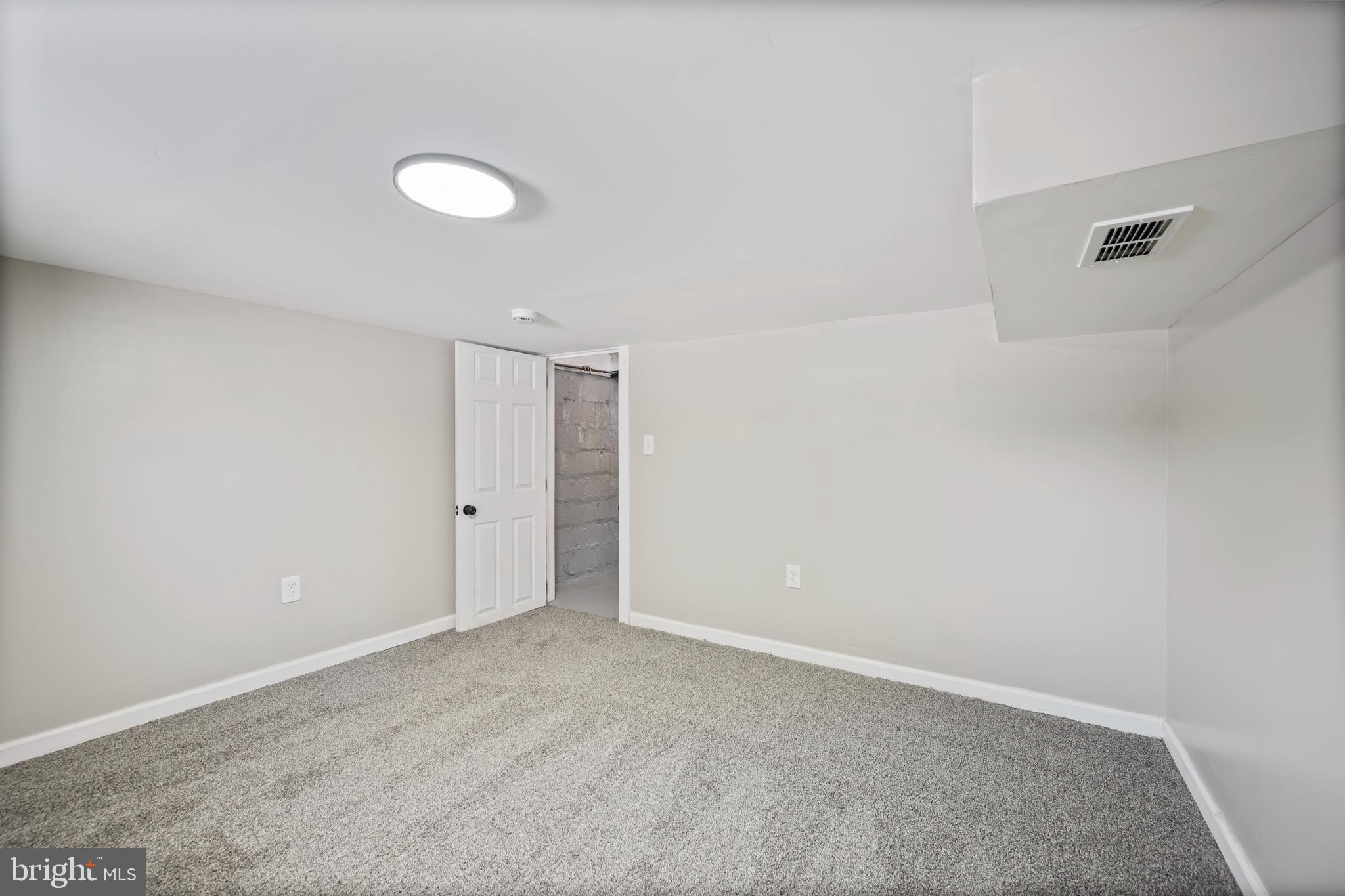 MARYLAND MANOR - Residential