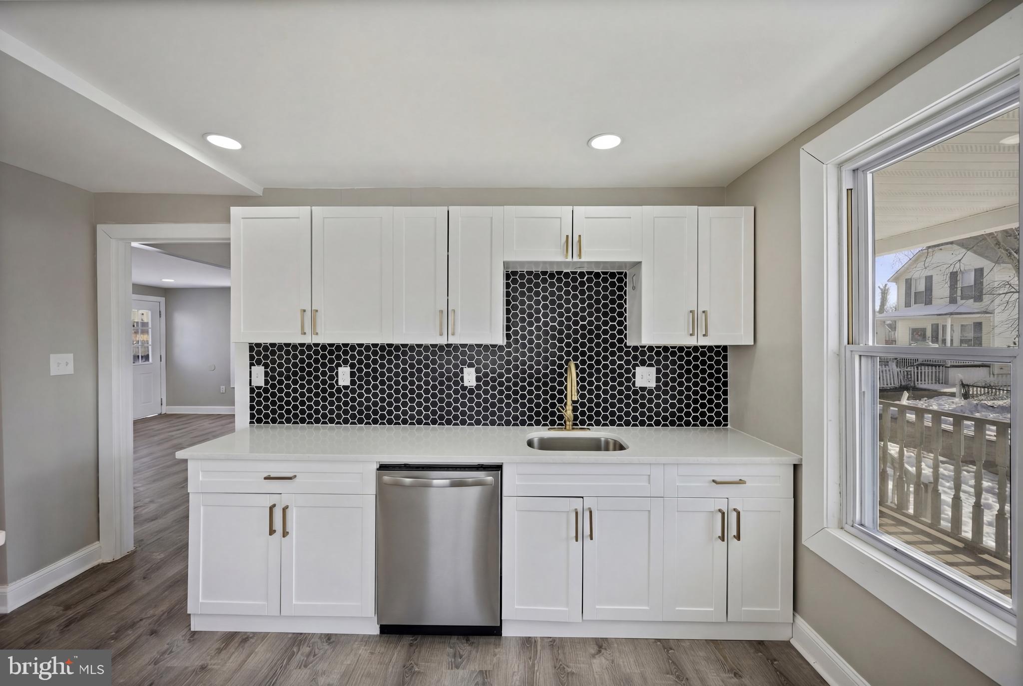 MARYLAND MANOR - Residential