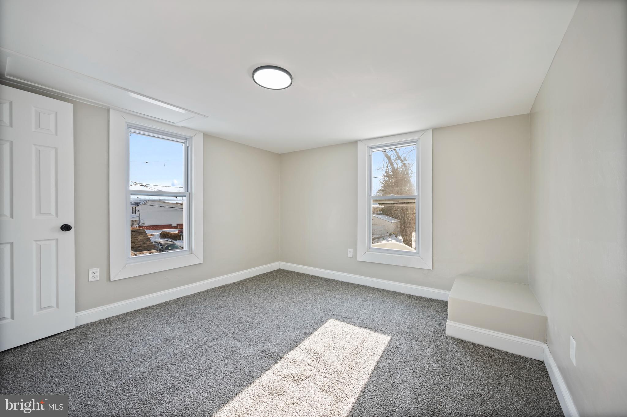 MARYLAND MANOR - Residential