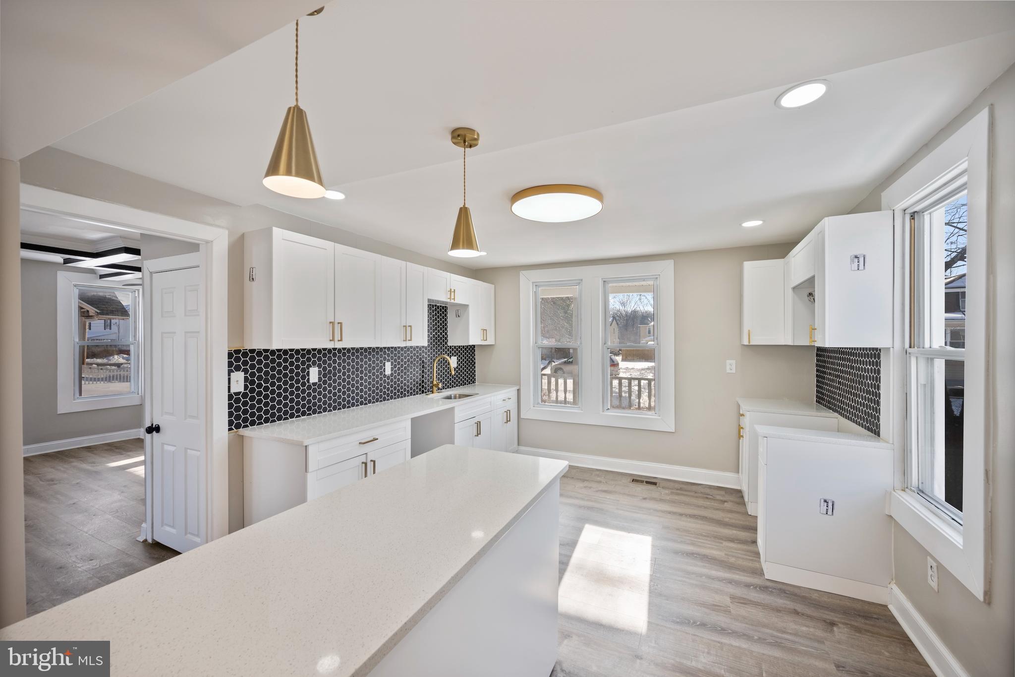 MARYLAND MANOR - Residential